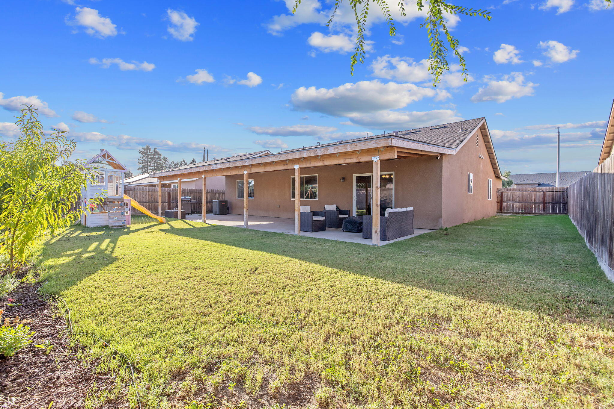 2149 E Delta Ct, Visalia, CA 93292