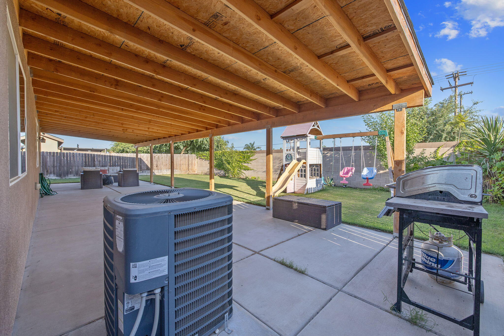 2149 E Delta Ct, Visalia, CA 93292