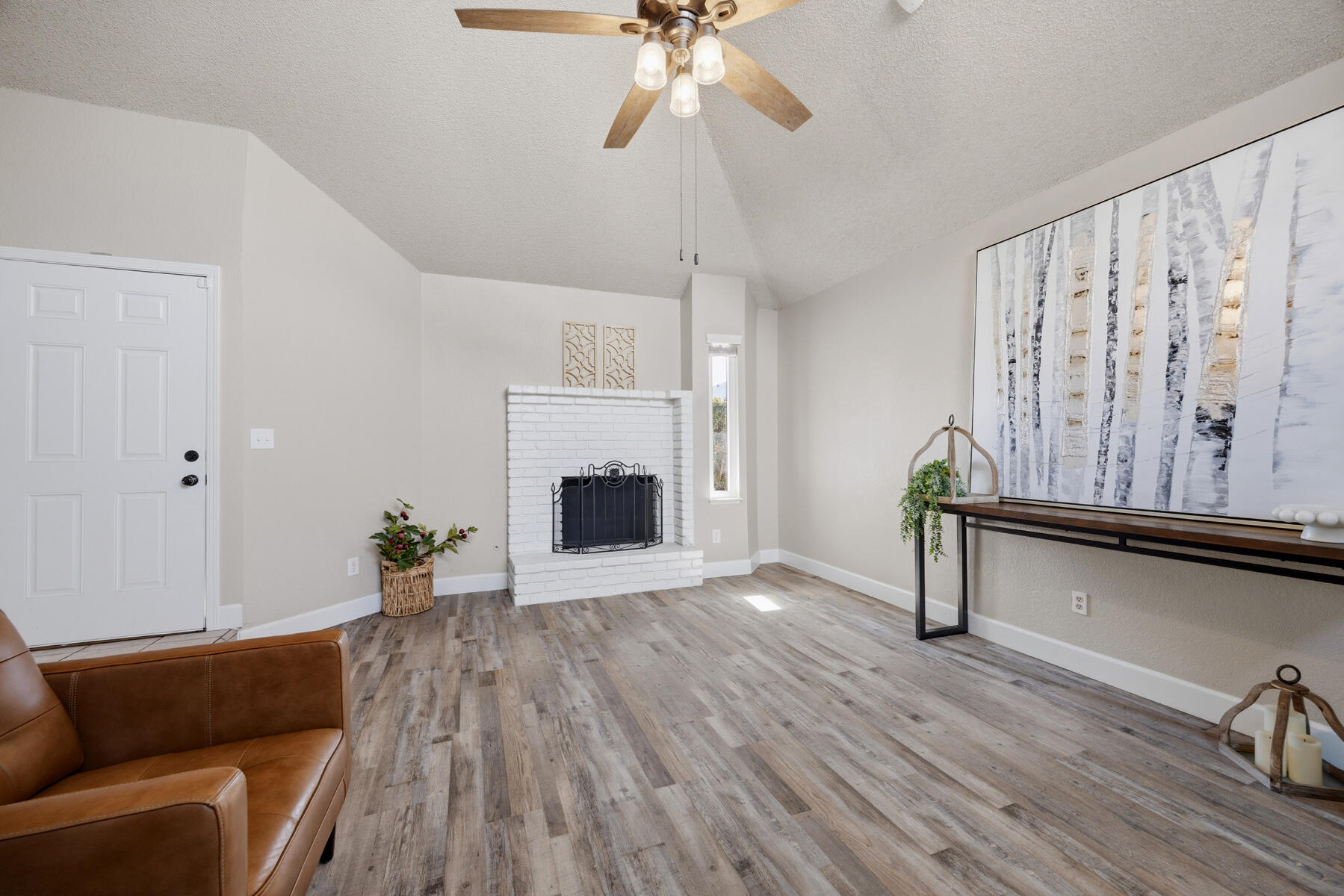 381 E Nees Ave #101, Fresno, CA 93720