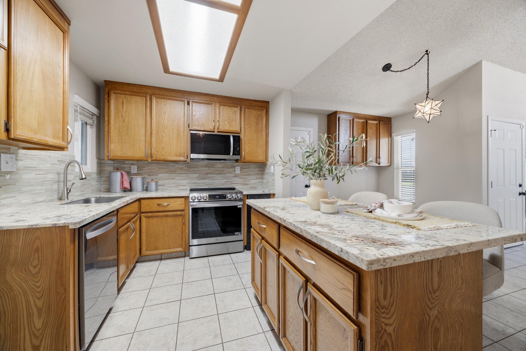 381 E Nees Ave #101, Fresno, CA 93720