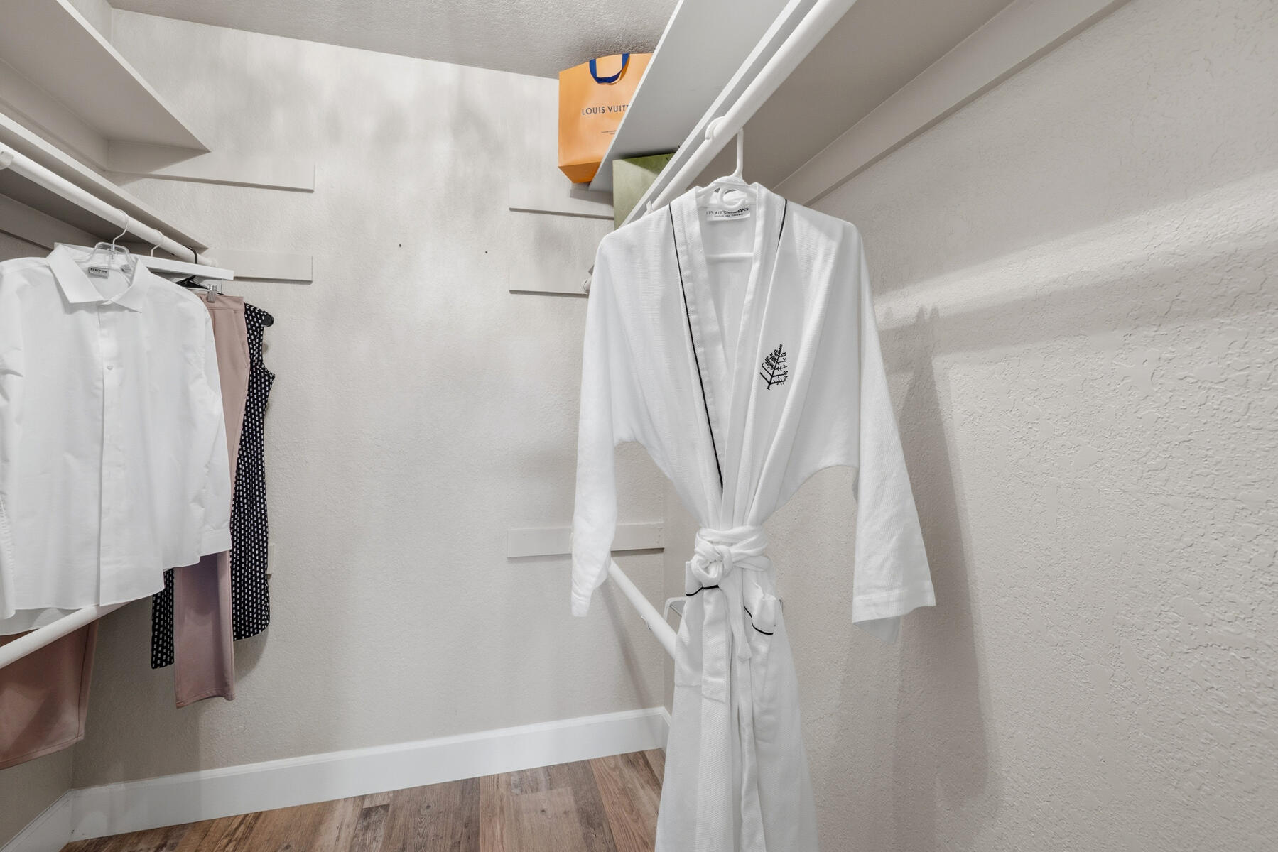 381 E Nees Ave #101, Fresno, CA 93720