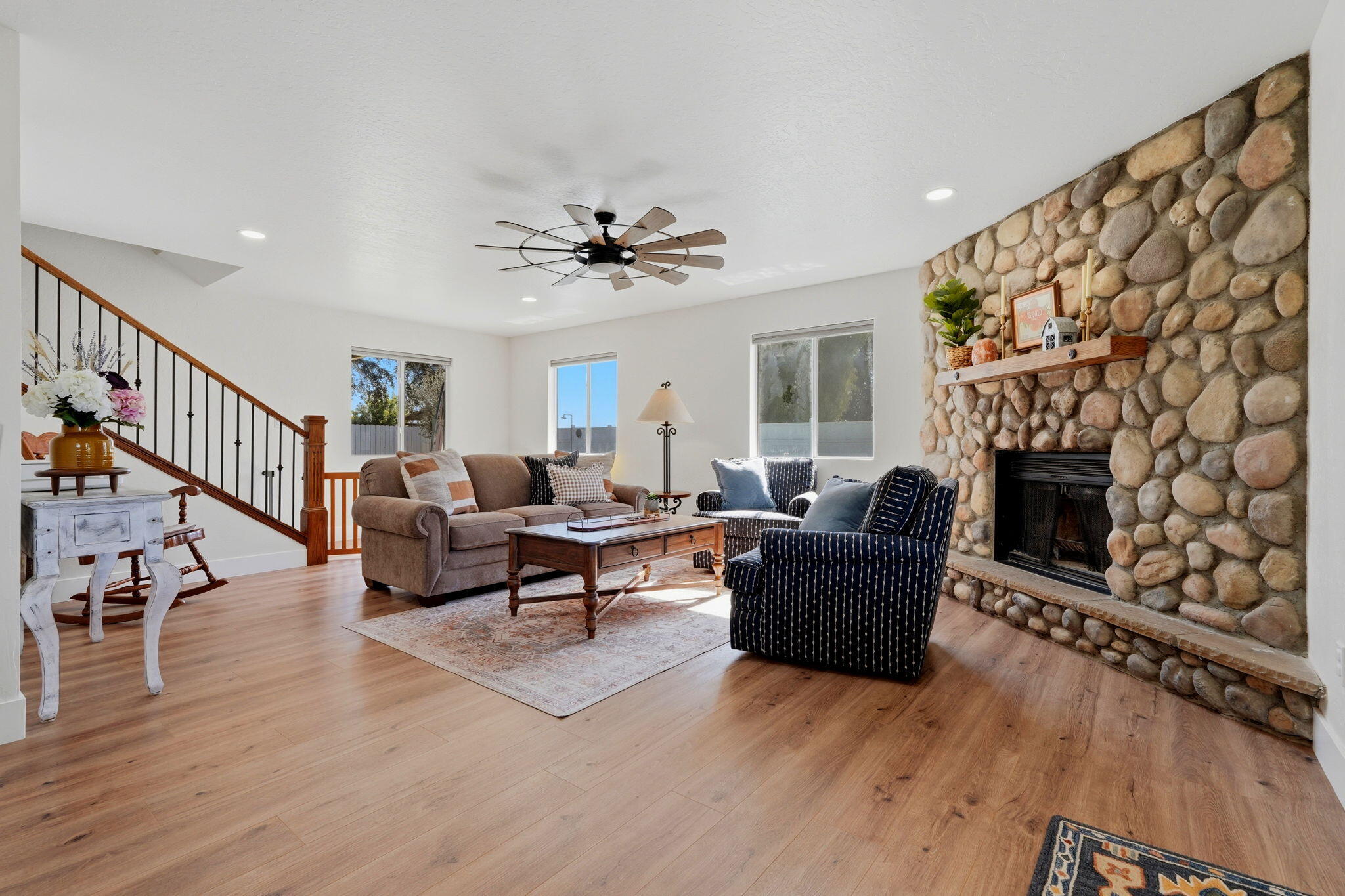 16709 Avenue 264 #a, Visalia, CA 93292