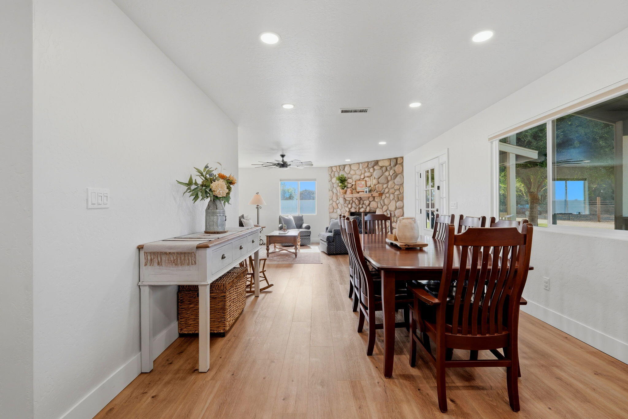 16709 Avenue 264 #a, Visalia, CA 93292
