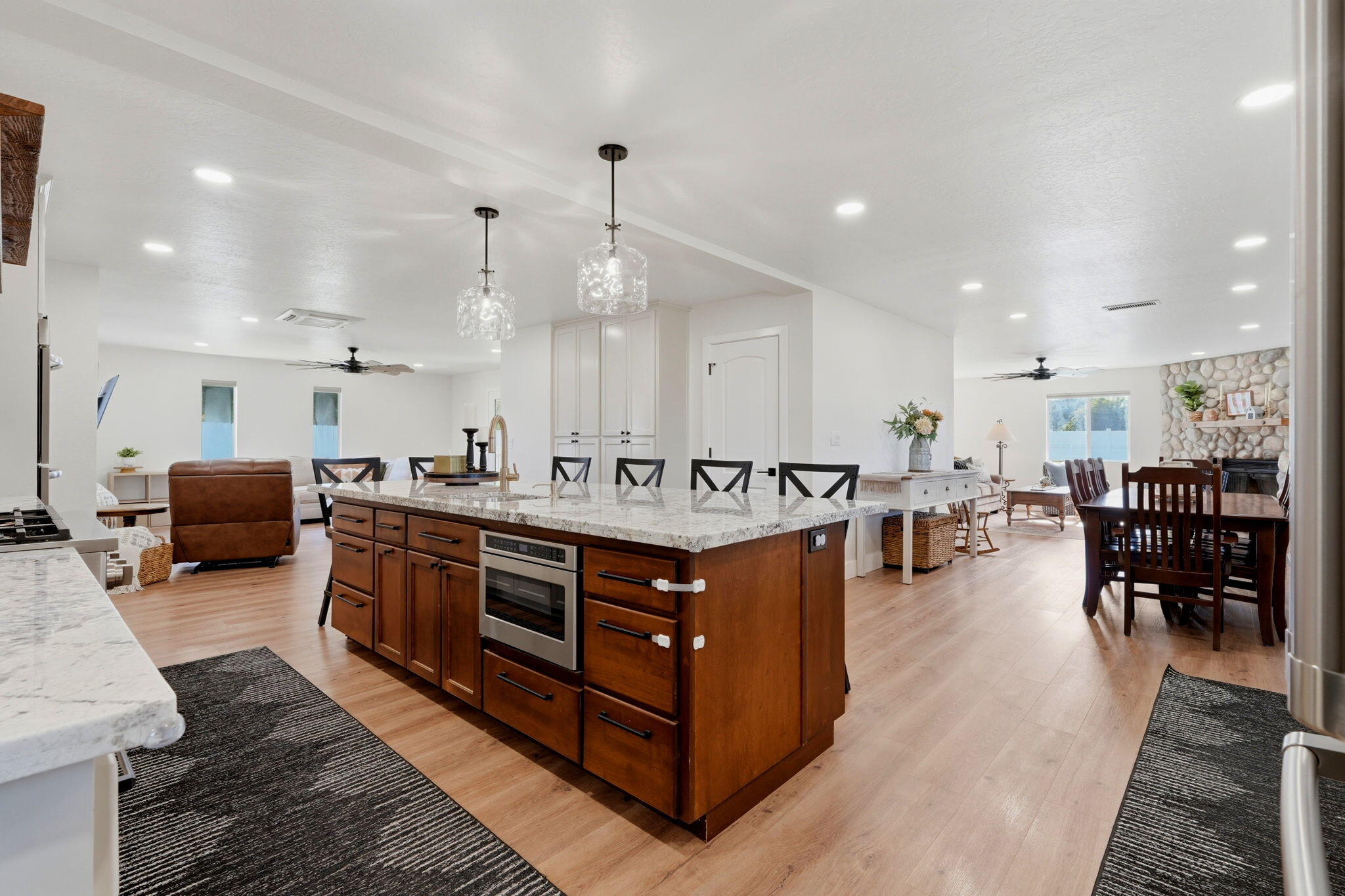16709 Avenue 264 #a, Visalia, CA 93292