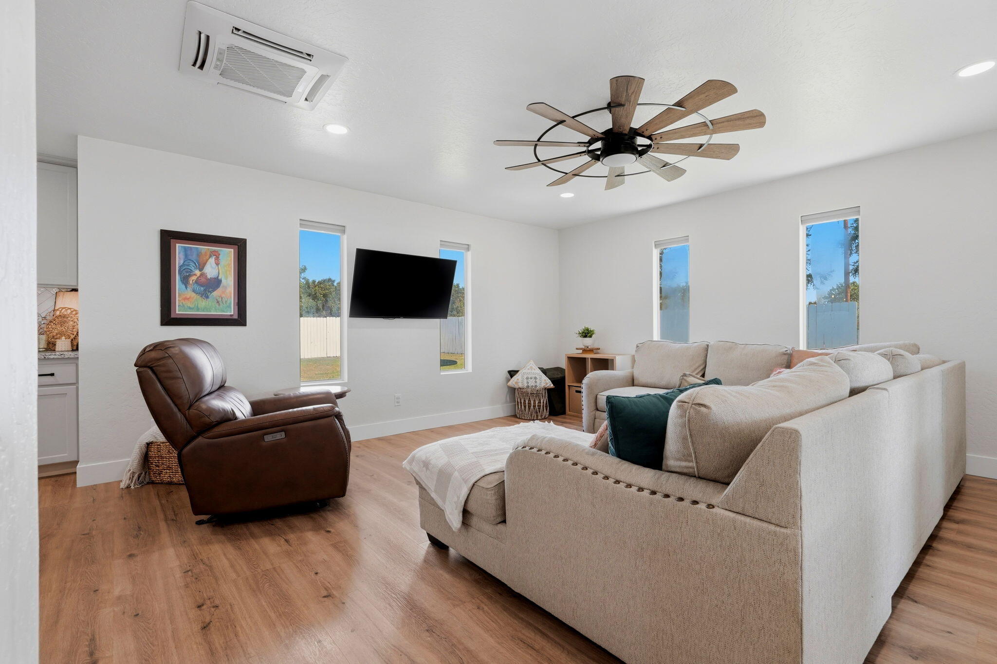 16709 Avenue 264 #a, Visalia, CA 93292