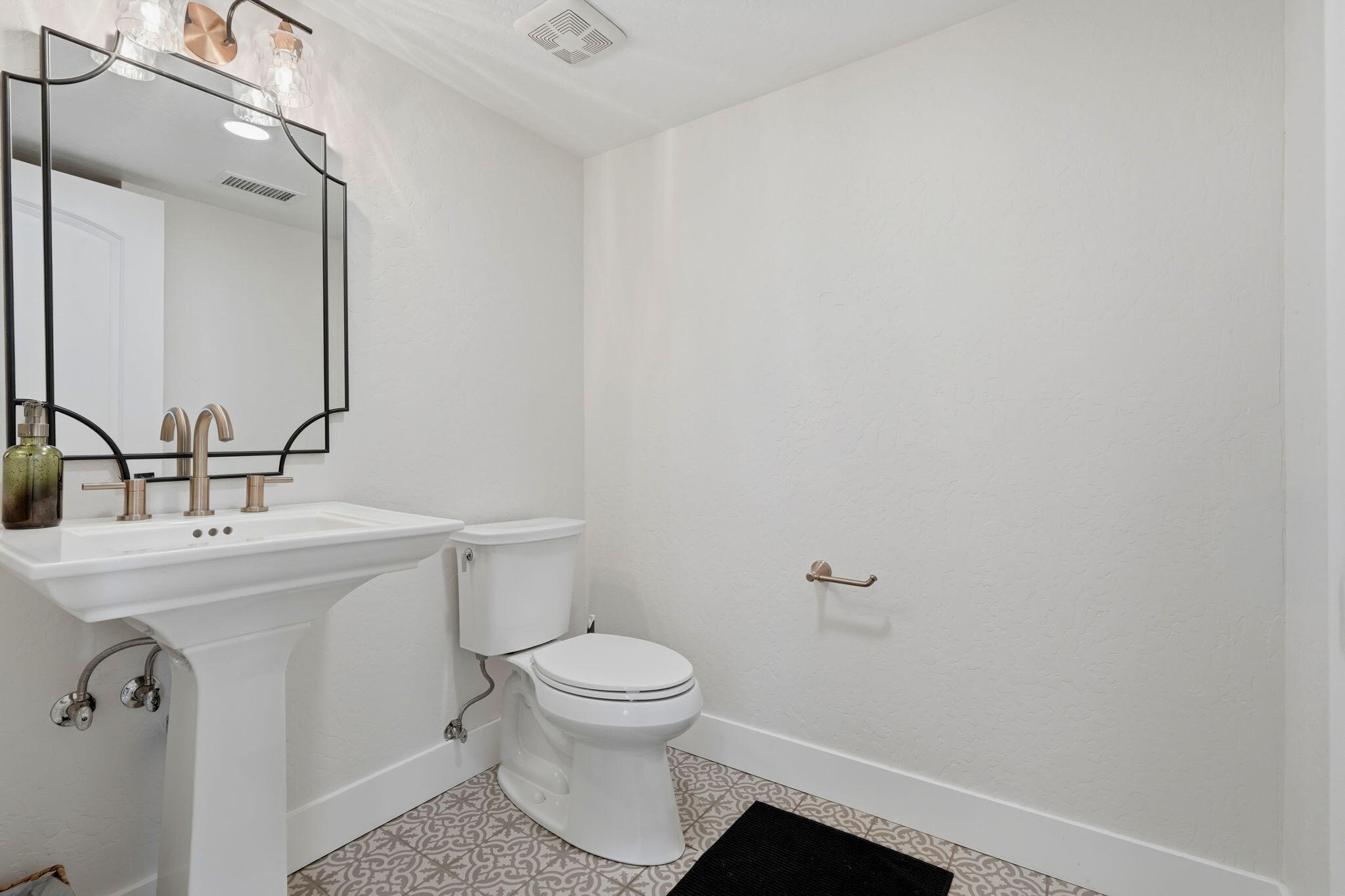 16709 Avenue 264 #a, Visalia, CA 93292
