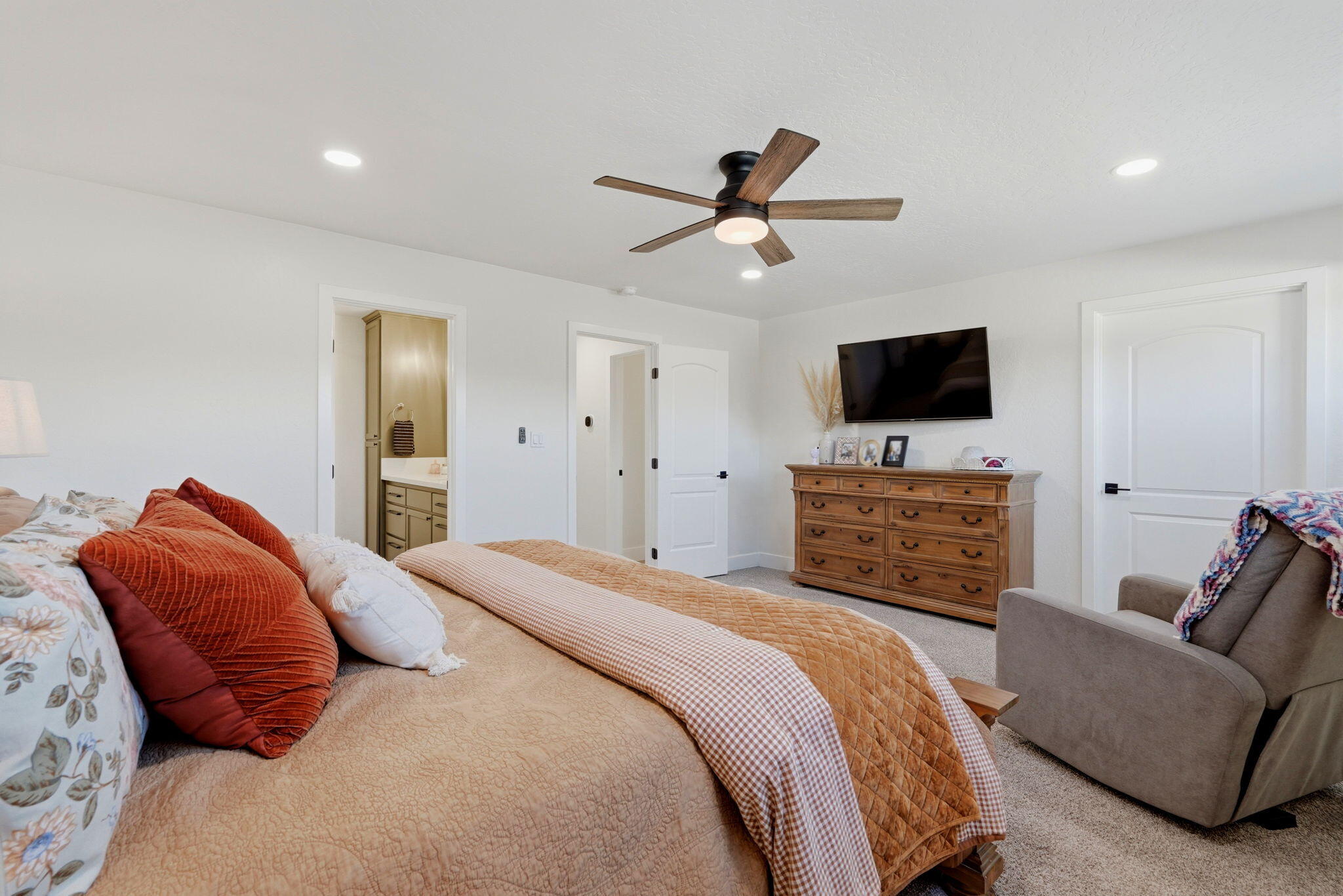 16709 Avenue 264 #a, Visalia, CA 93292