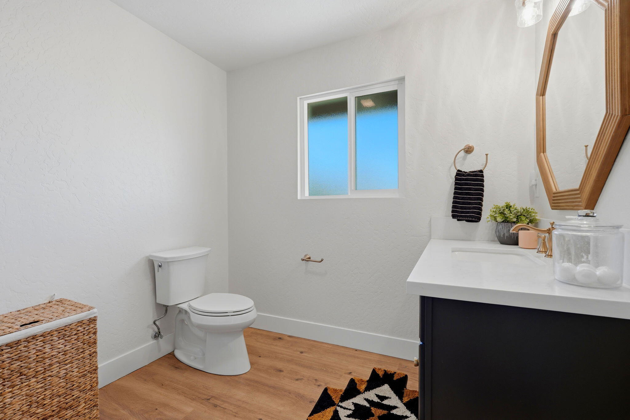 16709 Avenue 264 #a, Visalia, CA 93292