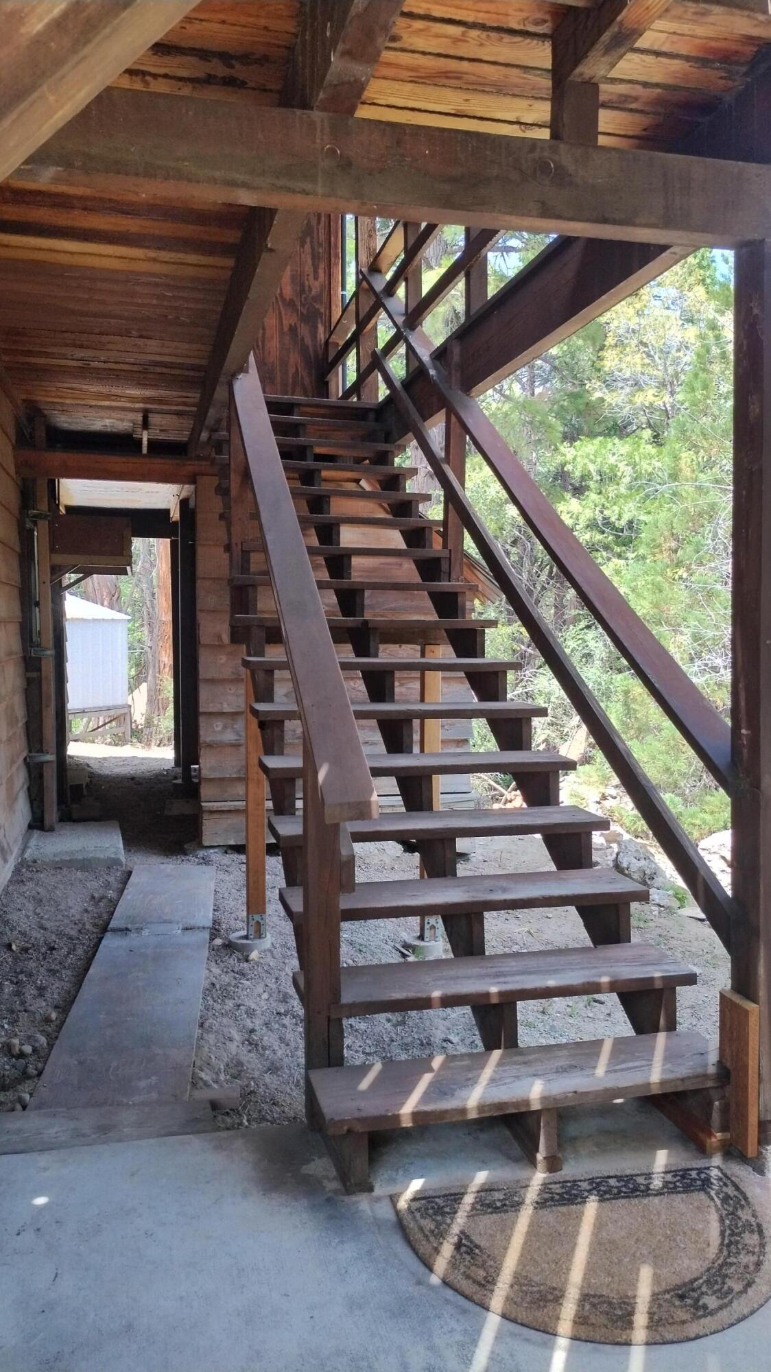 538 Acorn Dr, Camp Nelson, CA 93265