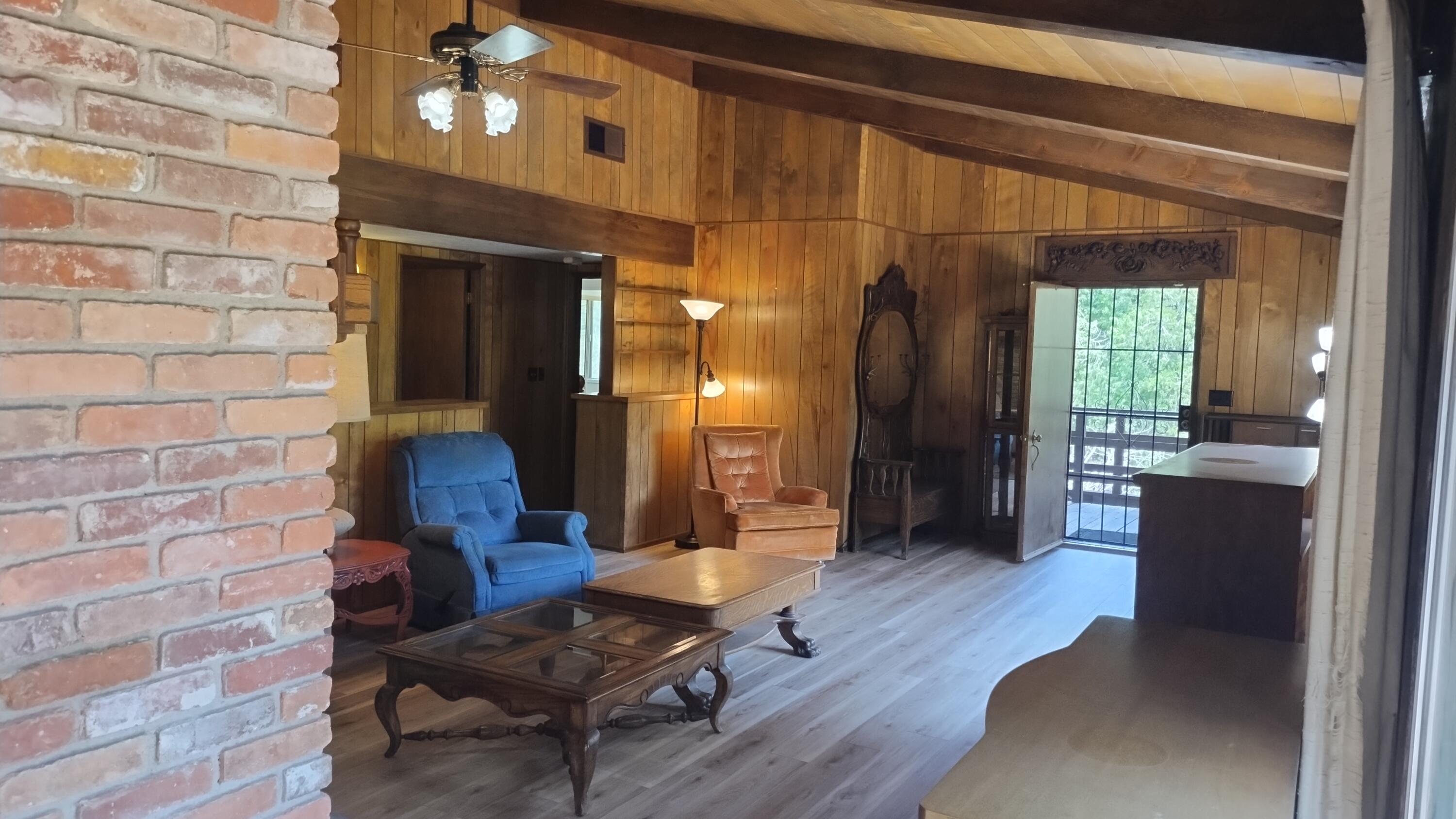 538 Acorn Dr, Camp Nelson, CA 93265
