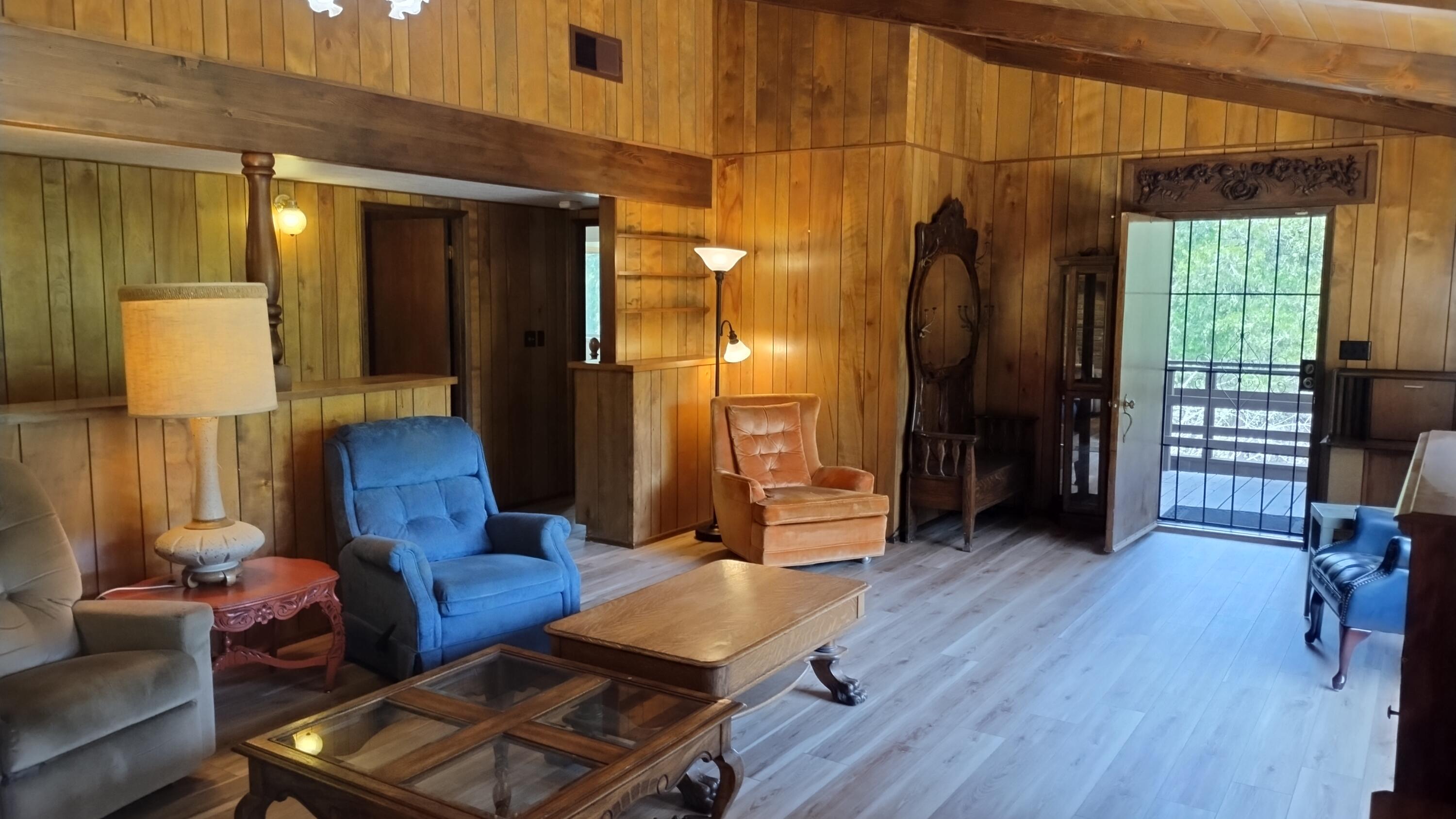 538 Acorn Dr, Camp Nelson, CA 93265