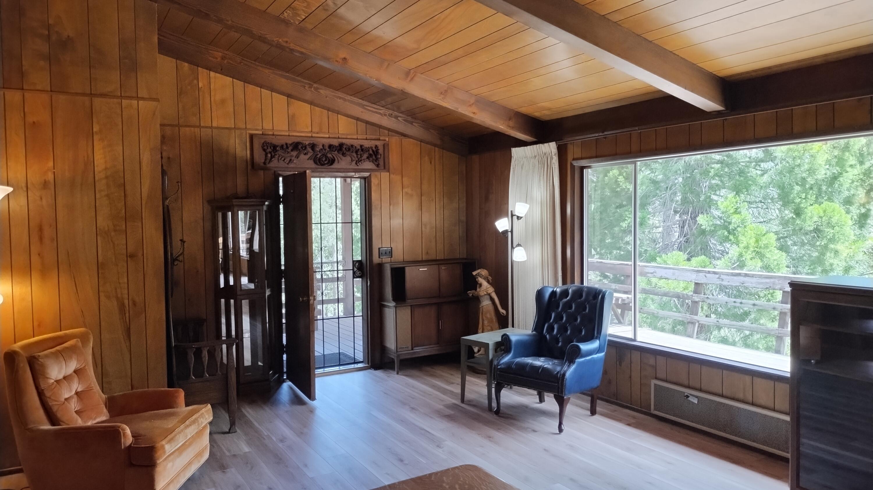538 Acorn Dr, Camp Nelson, CA 93265