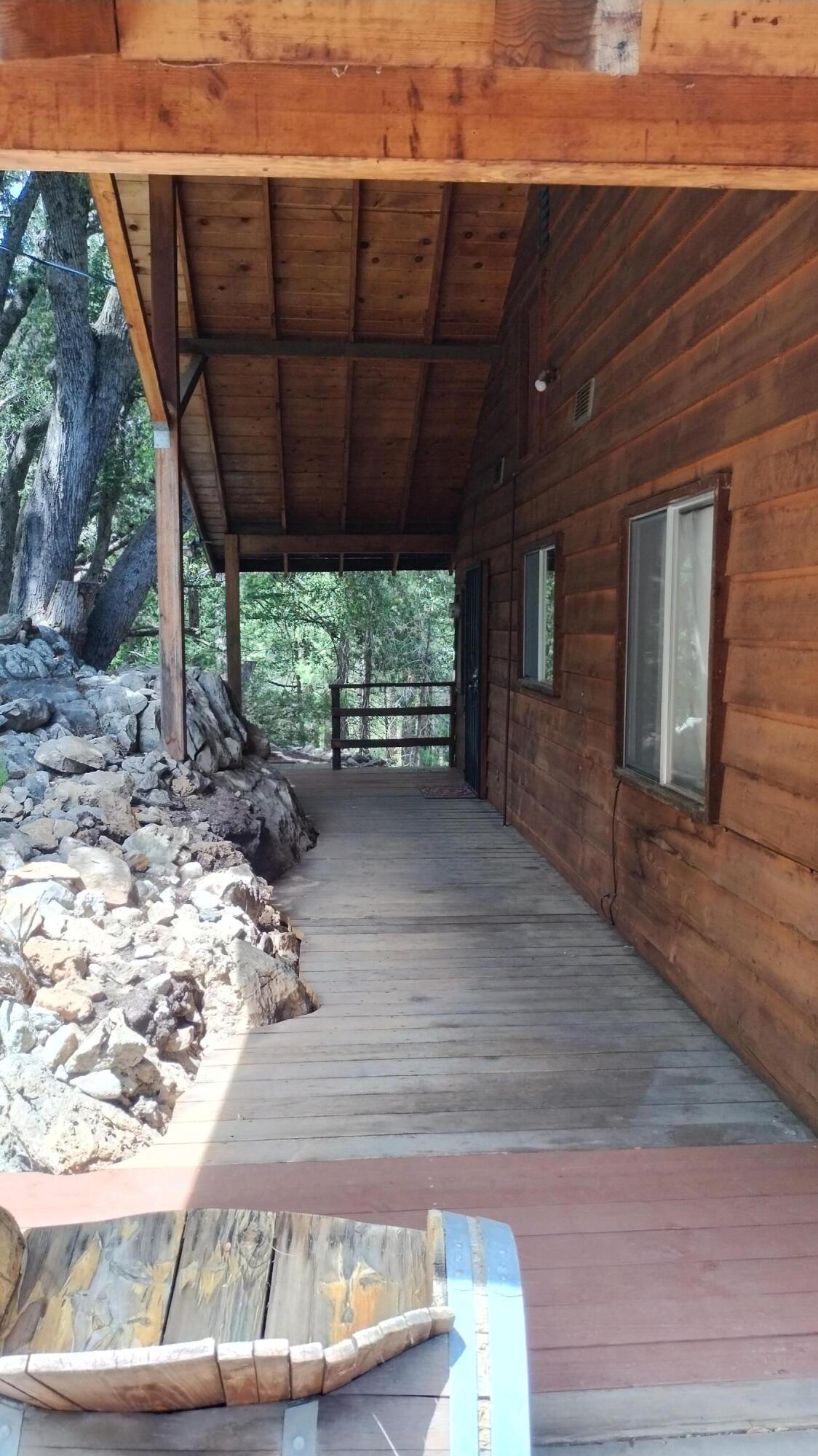 538 Acorn Dr, Camp Nelson, CA 93265