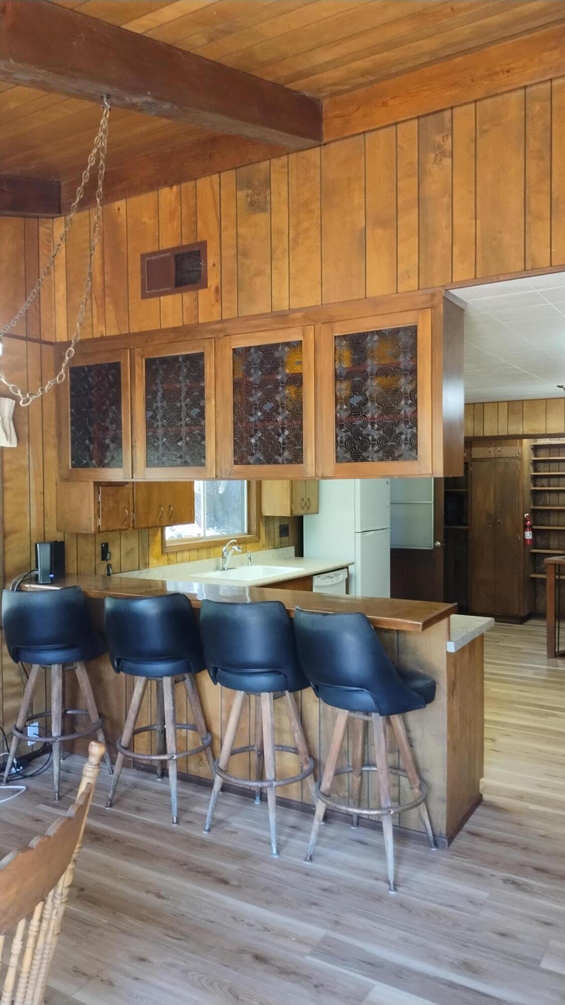 538 Acorn Dr, Camp Nelson, CA 93265