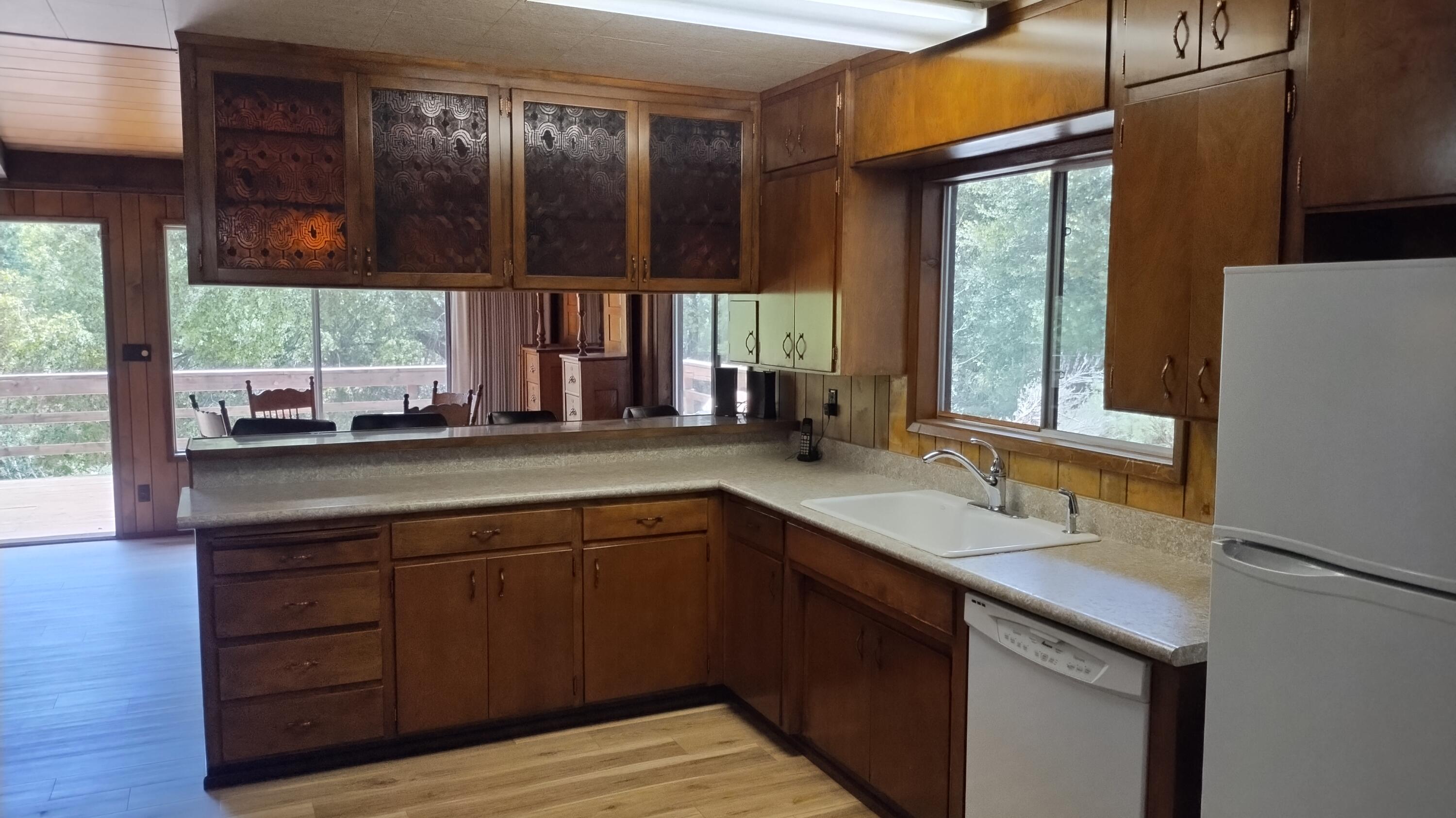 538 Acorn Dr, Camp Nelson, CA 93265
