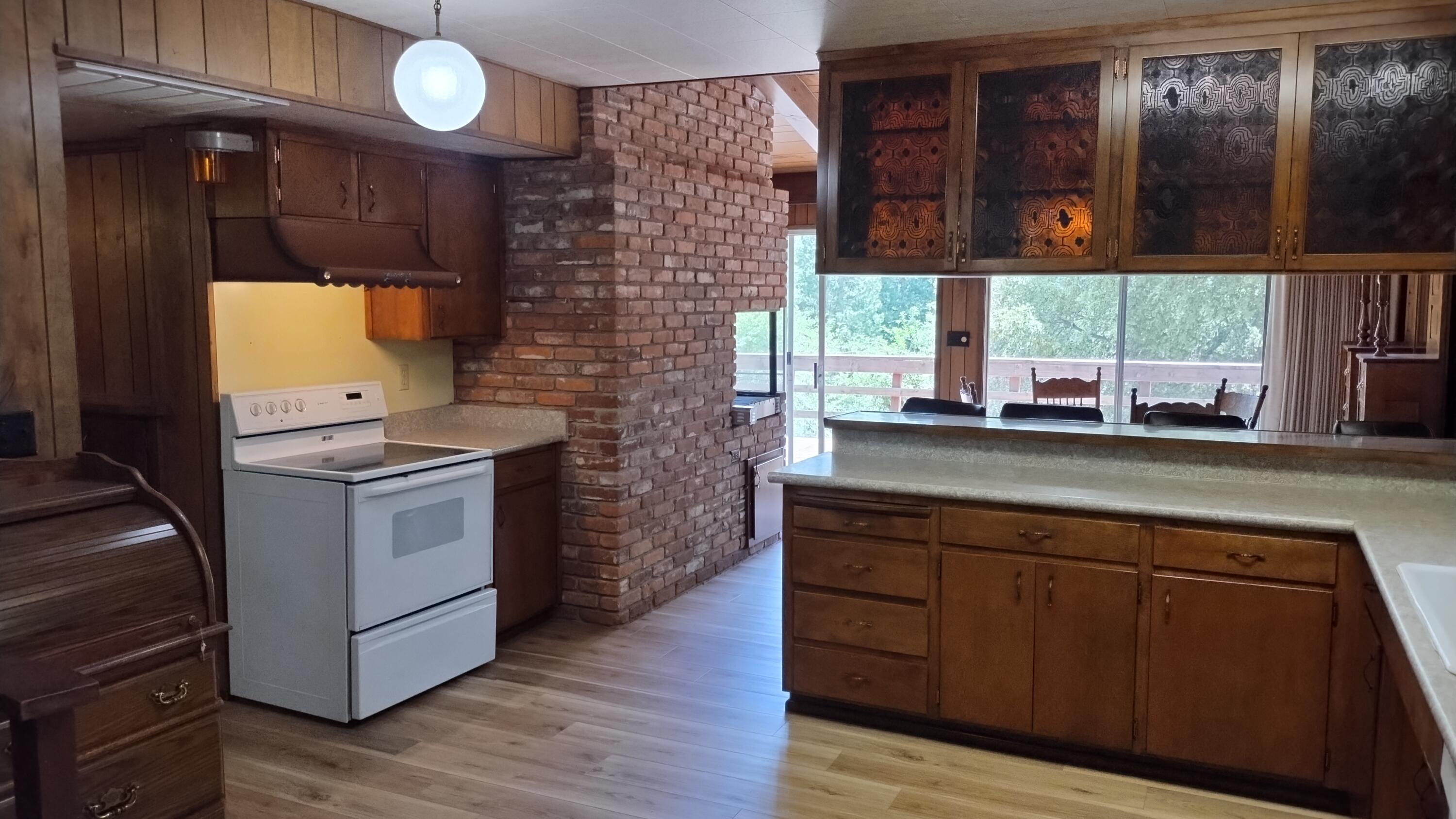 538 Acorn Dr, Camp Nelson, CA 93265