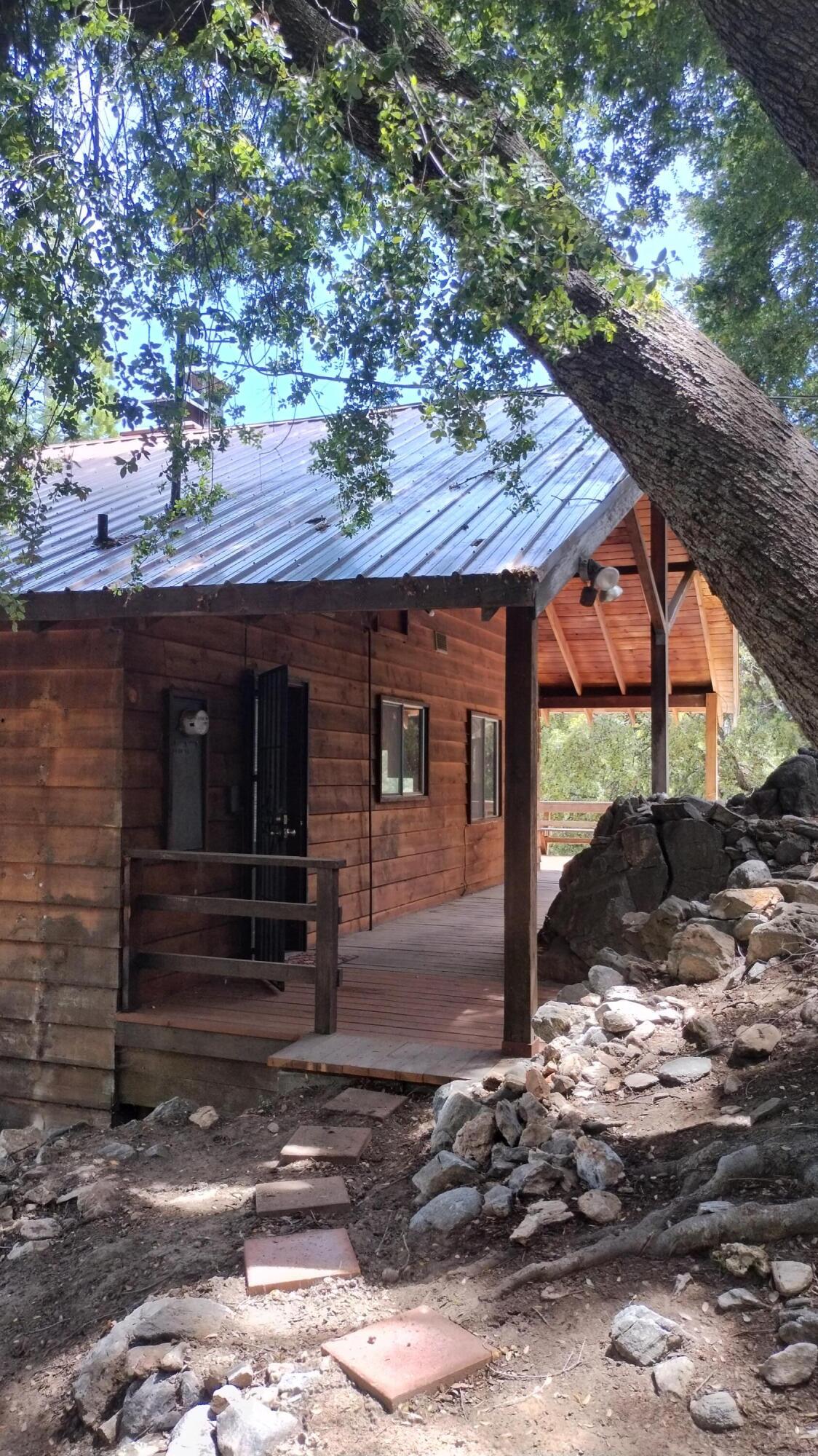 538 Acorn Dr, Camp Nelson, CA 93265