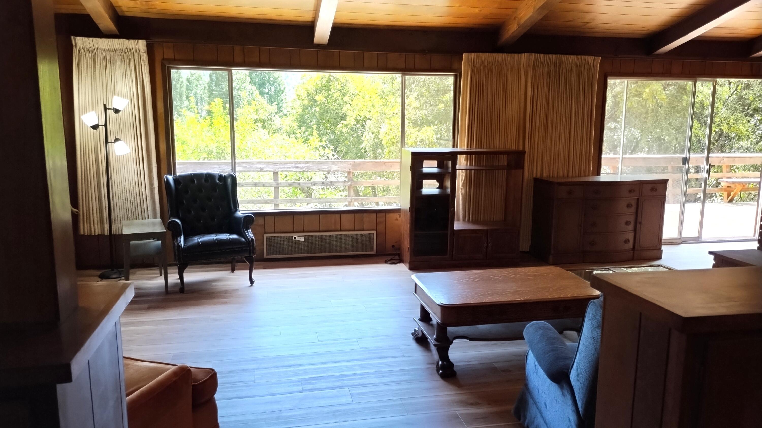 538 Acorn Dr, Camp Nelson, CA 93265