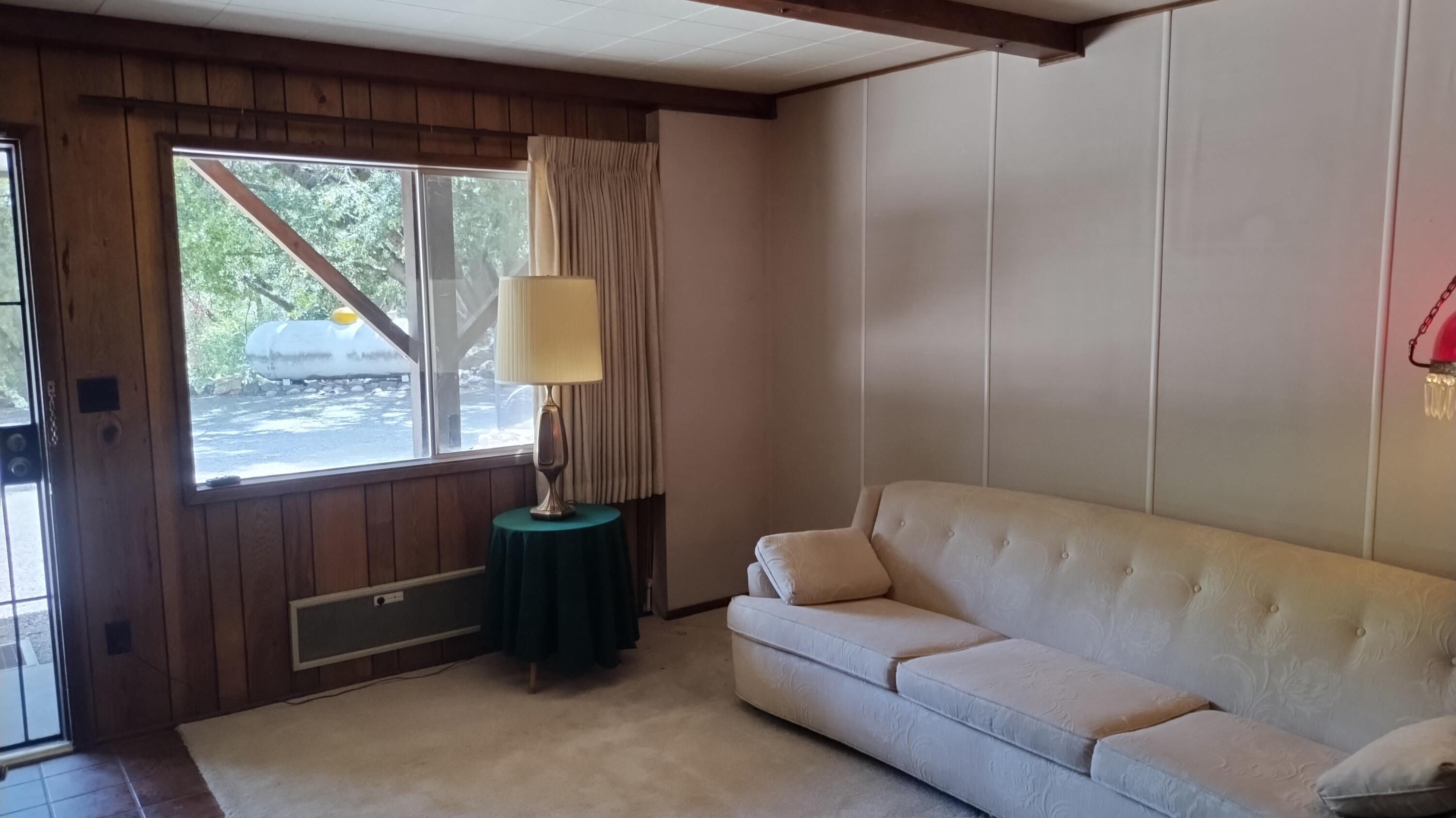 538 Acorn Dr, Camp Nelson, CA 93265