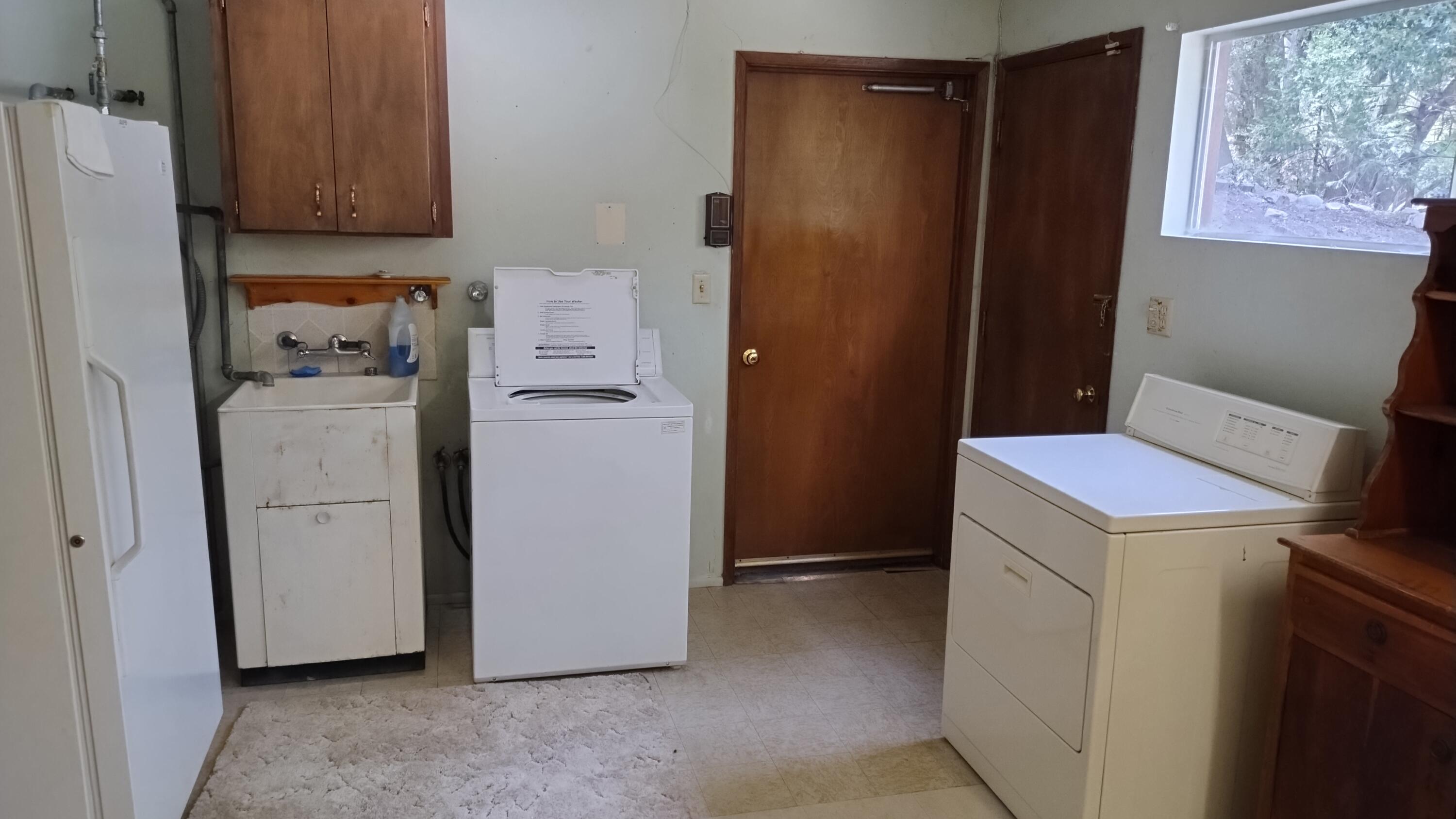 538 Acorn Dr, Camp Nelson, CA 93265