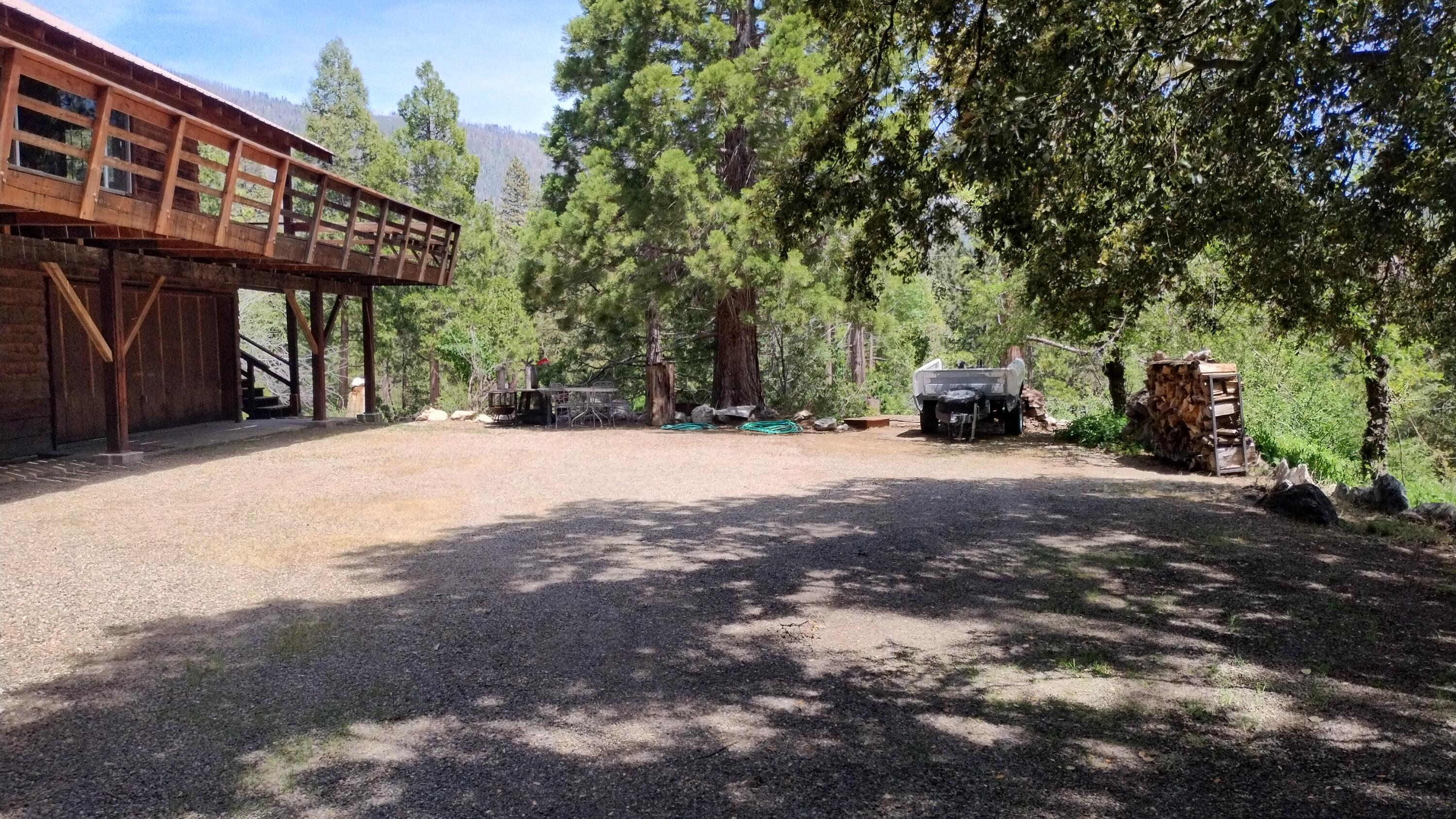 538 Acorn Dr, Camp Nelson, CA 93265