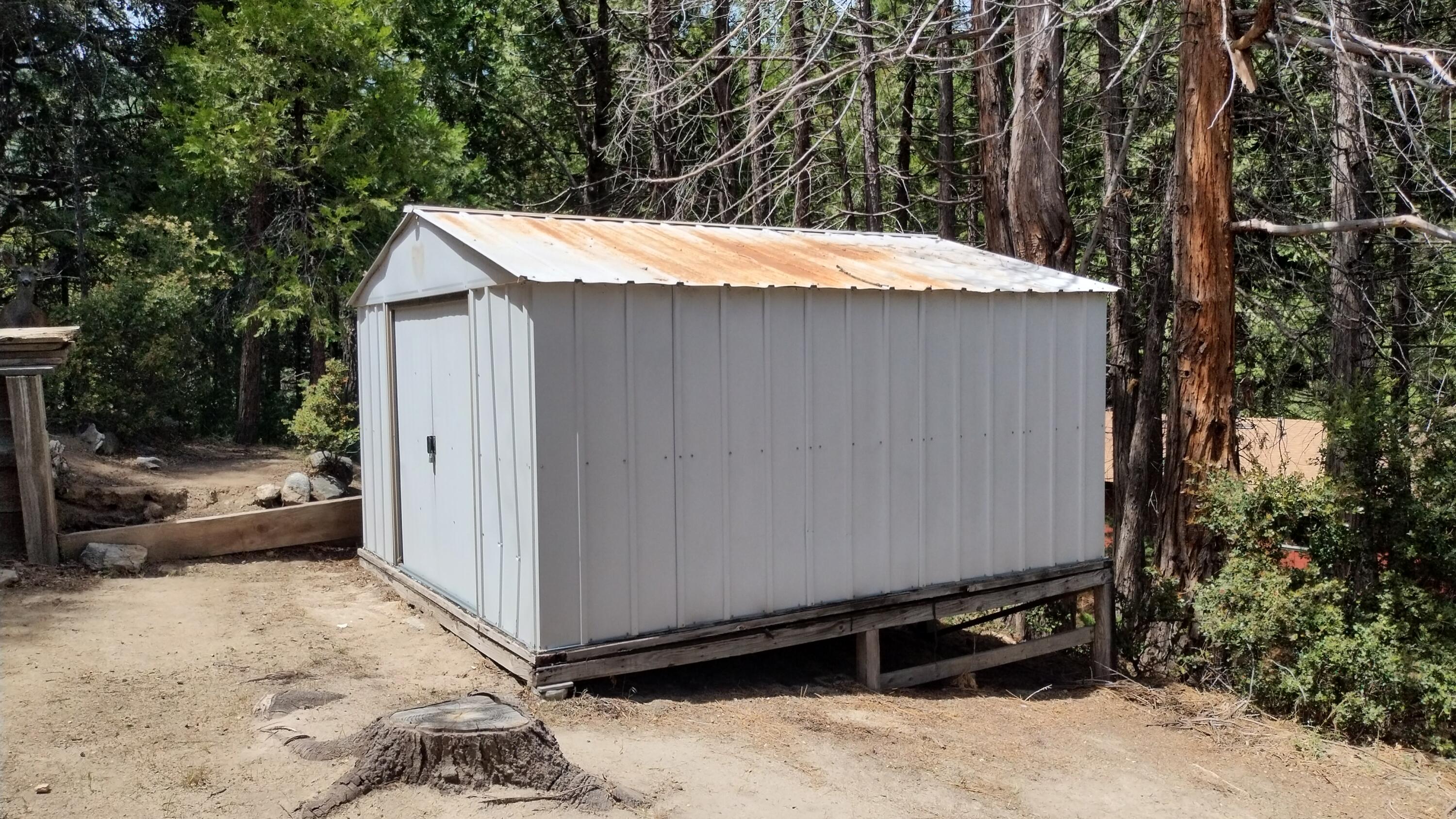 538 Acorn Dr, Camp Nelson, CA 93265