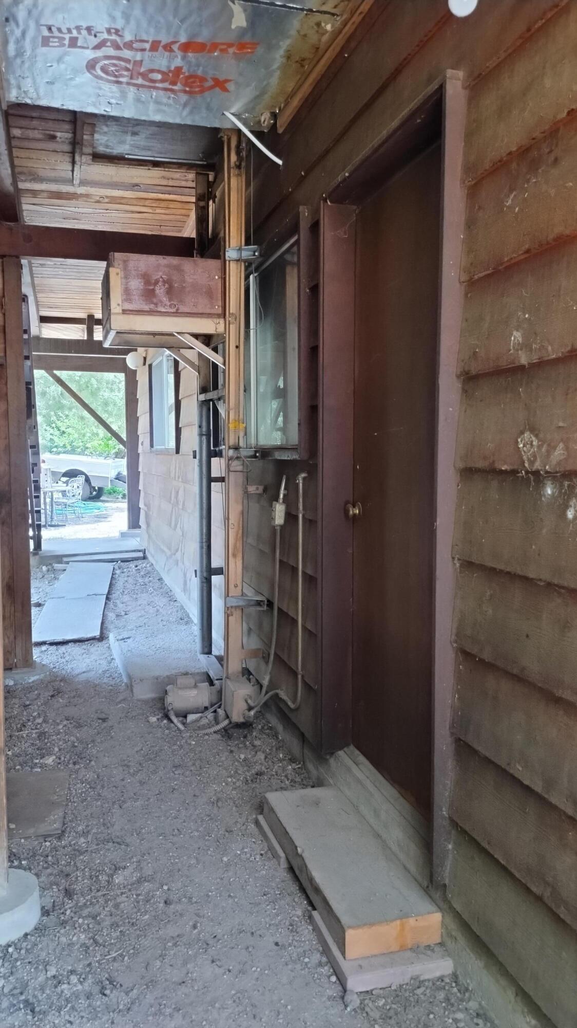 538 Acorn Dr, Camp Nelson, CA 93265