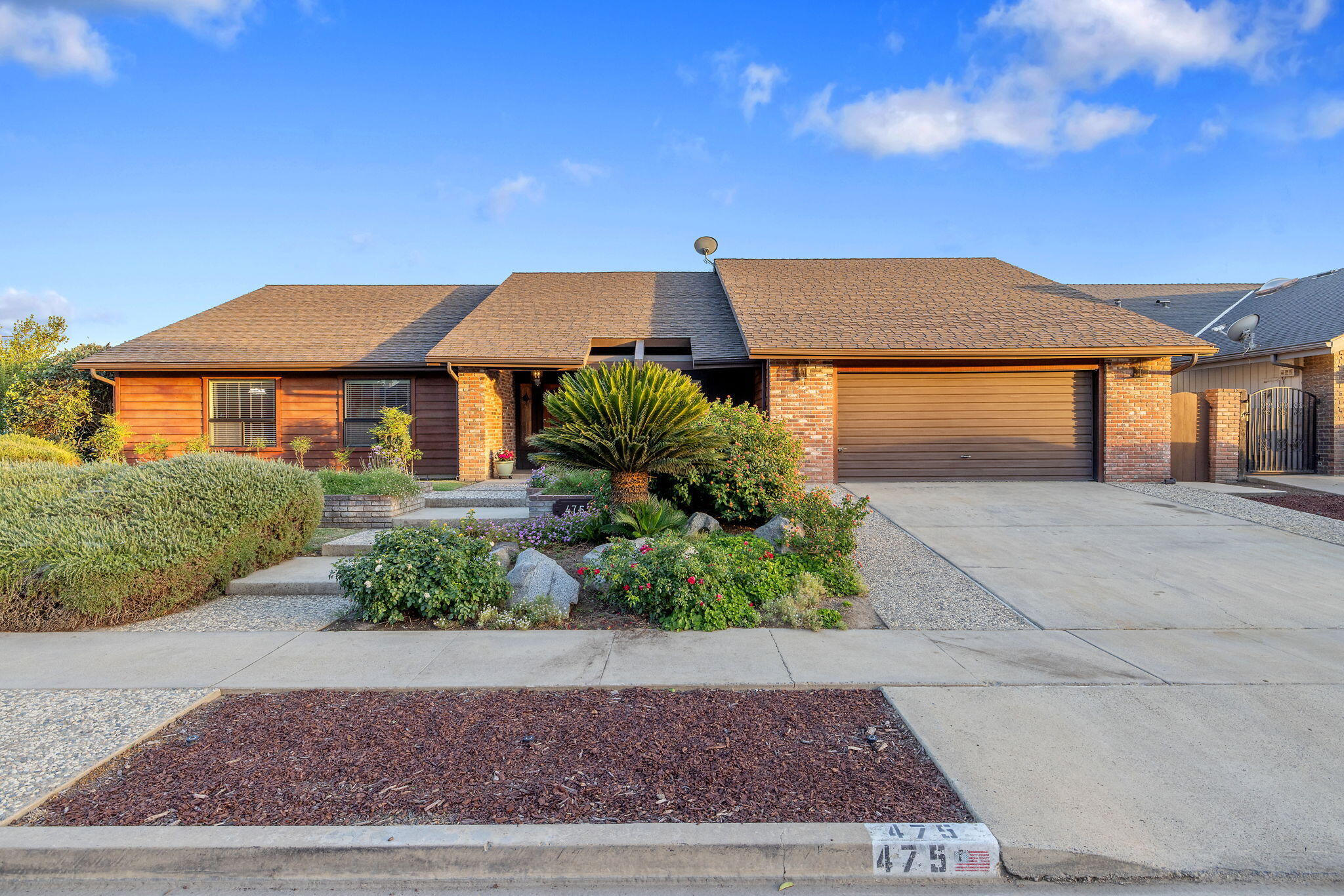 475 E Mercedes Ave, Tulare, CA 93274