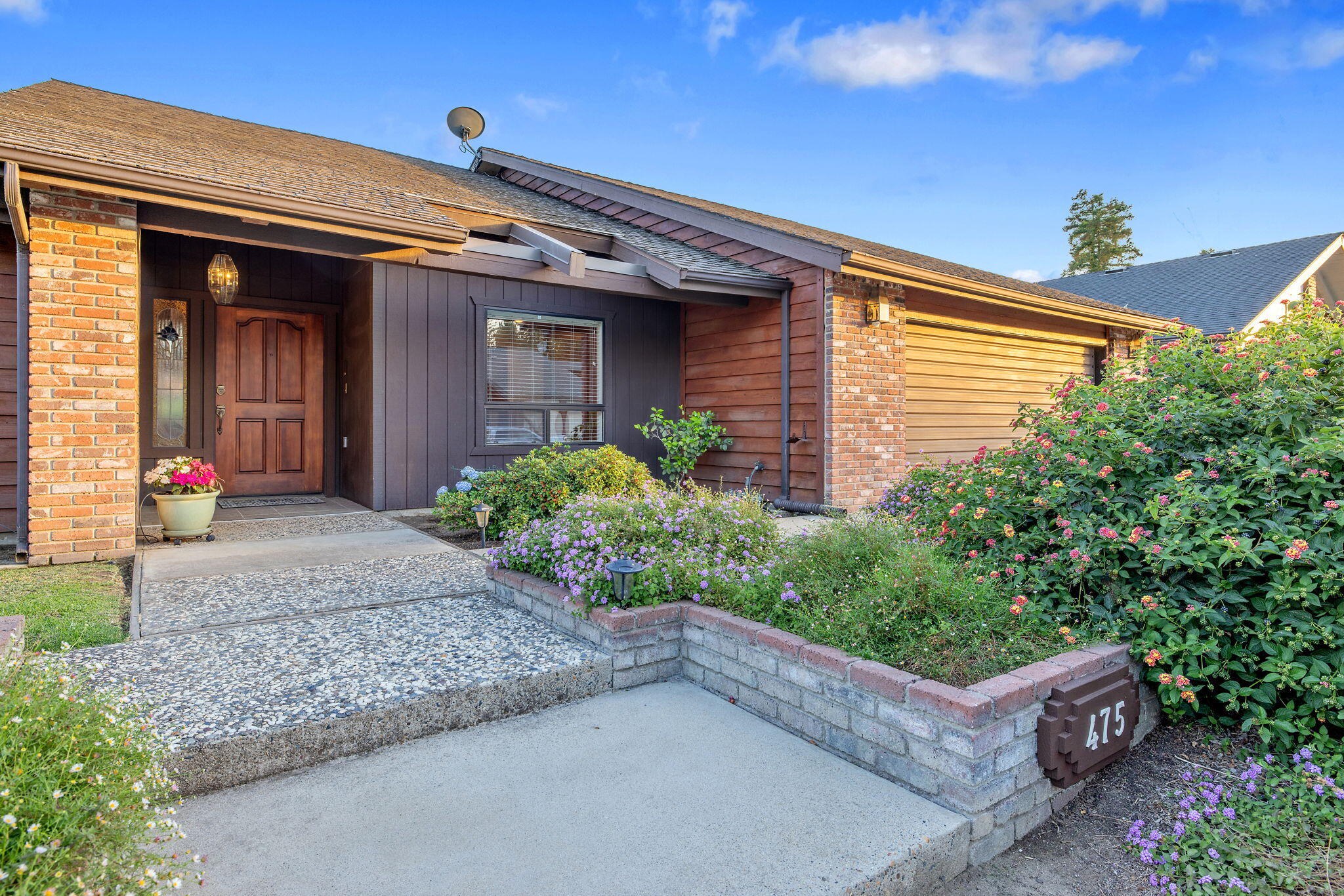 475 E Mercedes Ave, Tulare, CA 93274