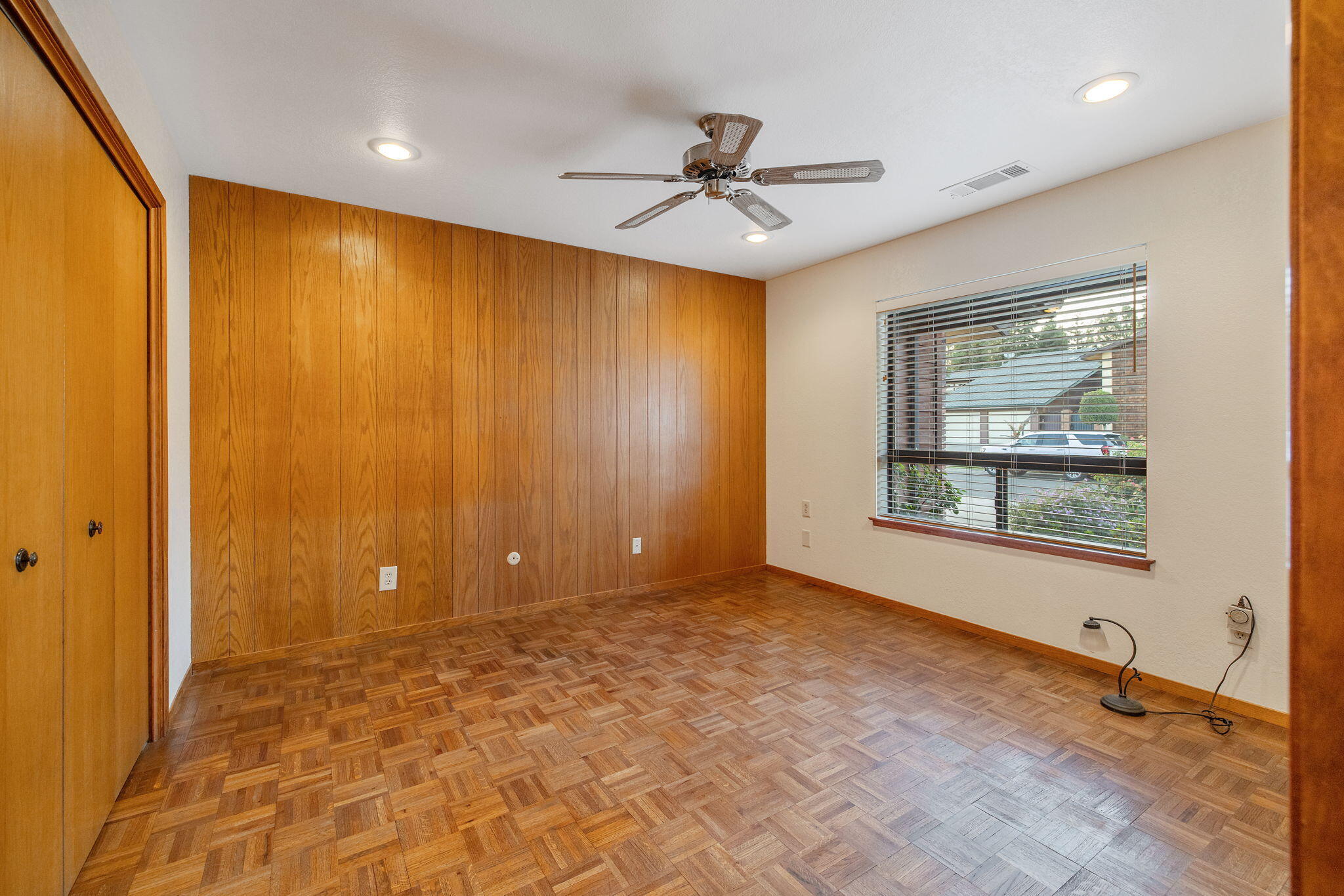 475 E Mercedes Ave, Tulare, CA 93274