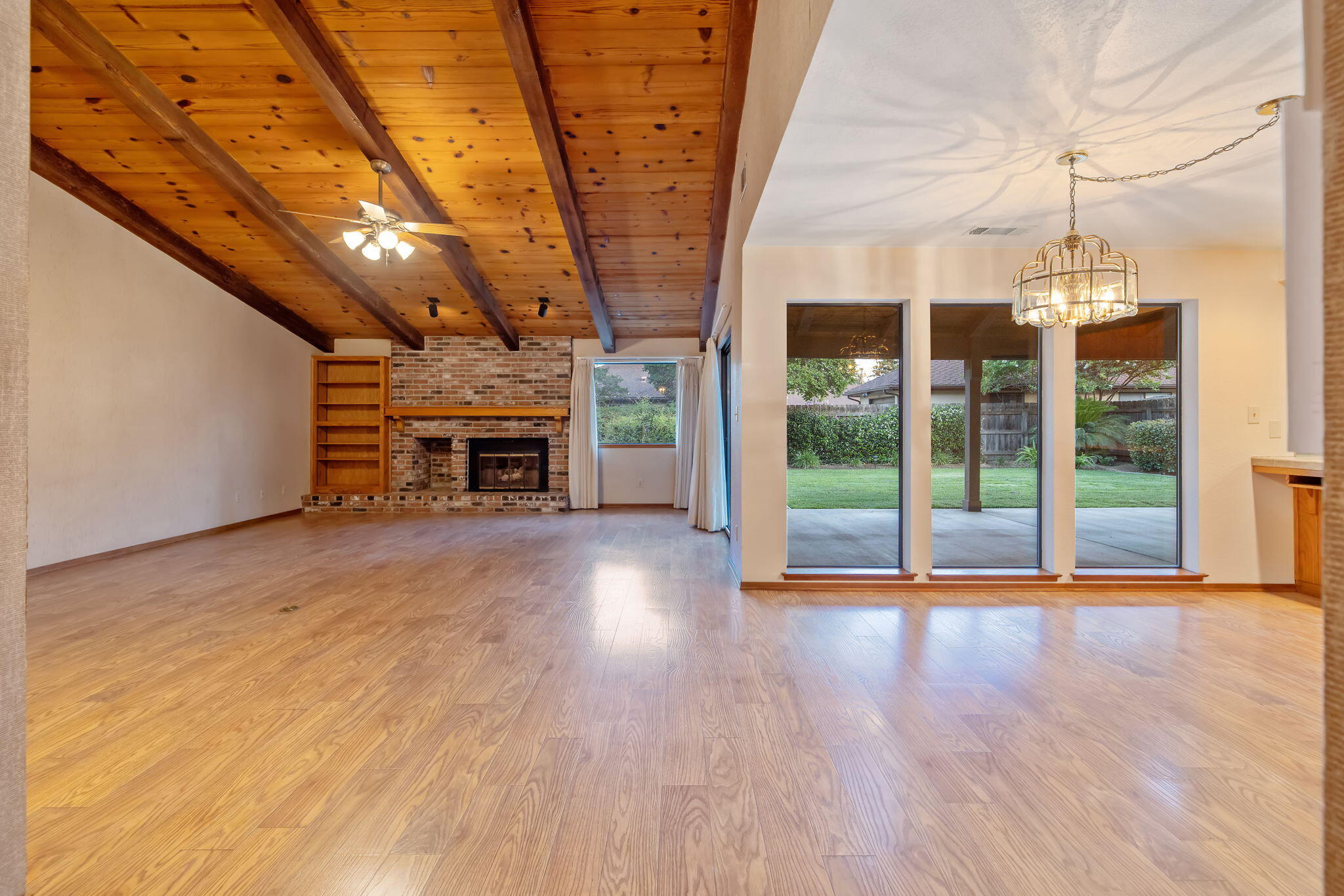 475 E Mercedes Ave, Tulare, CA 93274