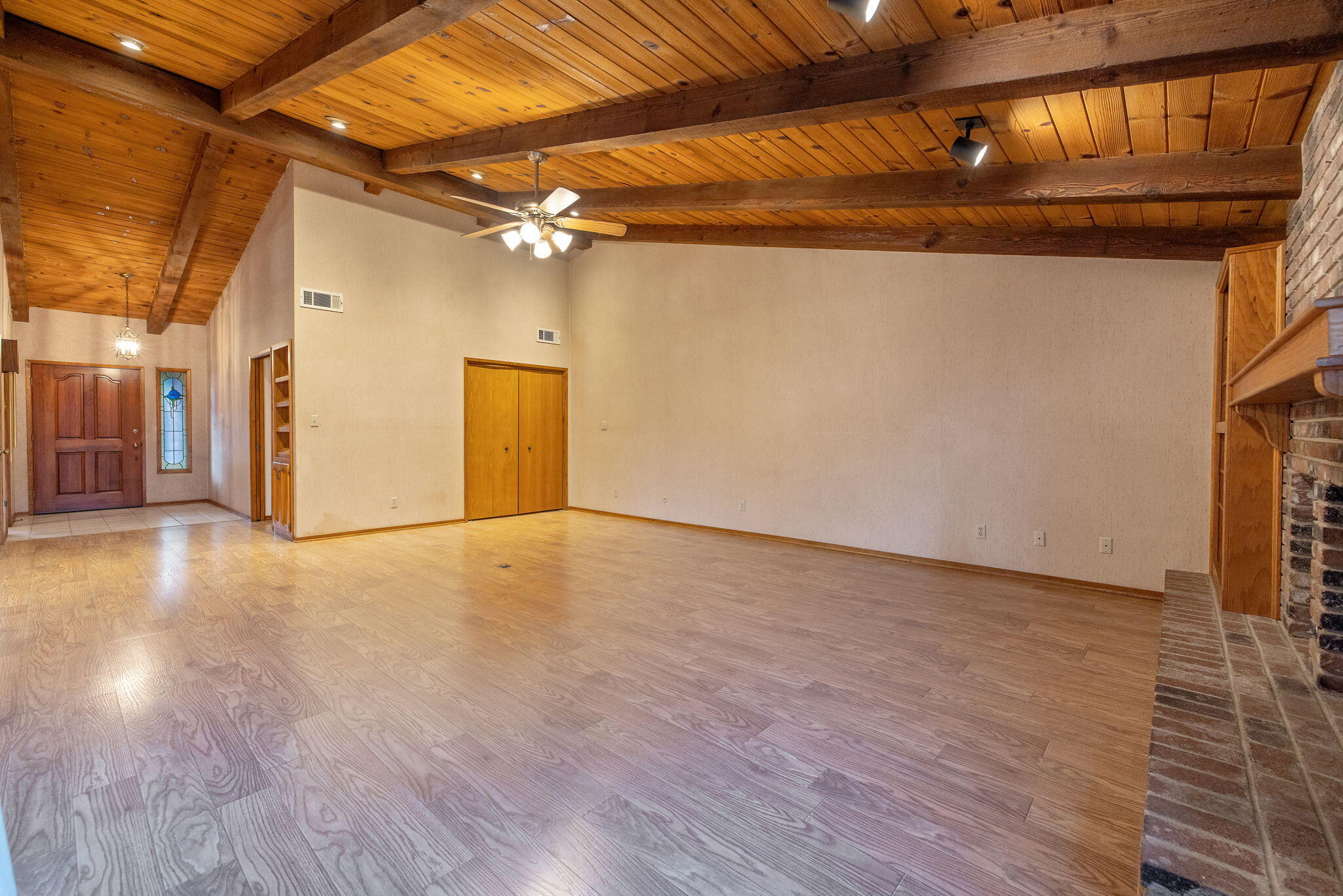 475 E Mercedes Ave, Tulare, CA 93274