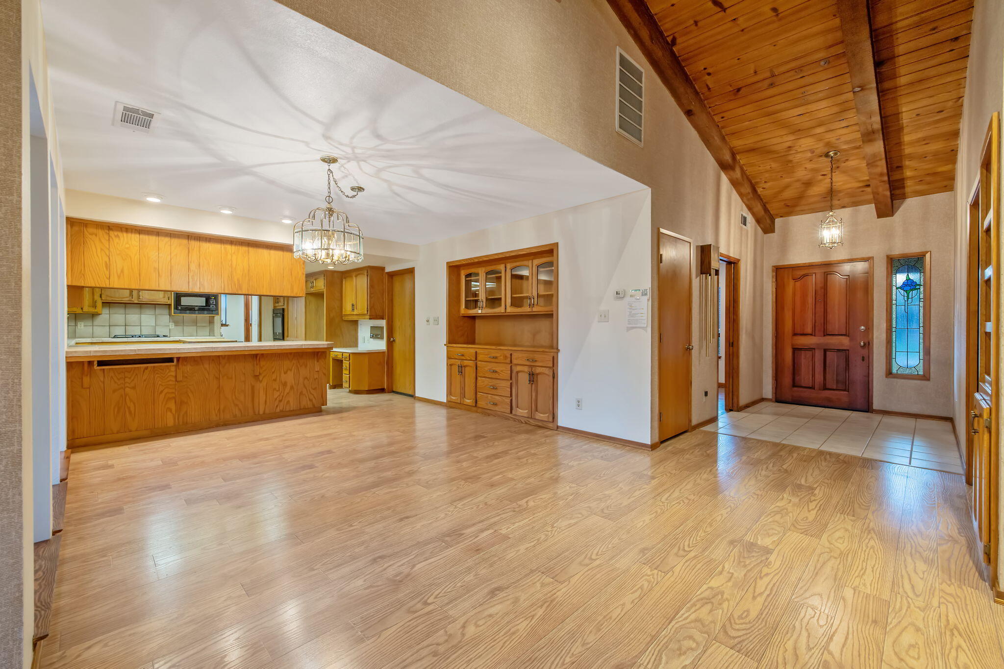 475 E Mercedes Ave, Tulare, CA 93274