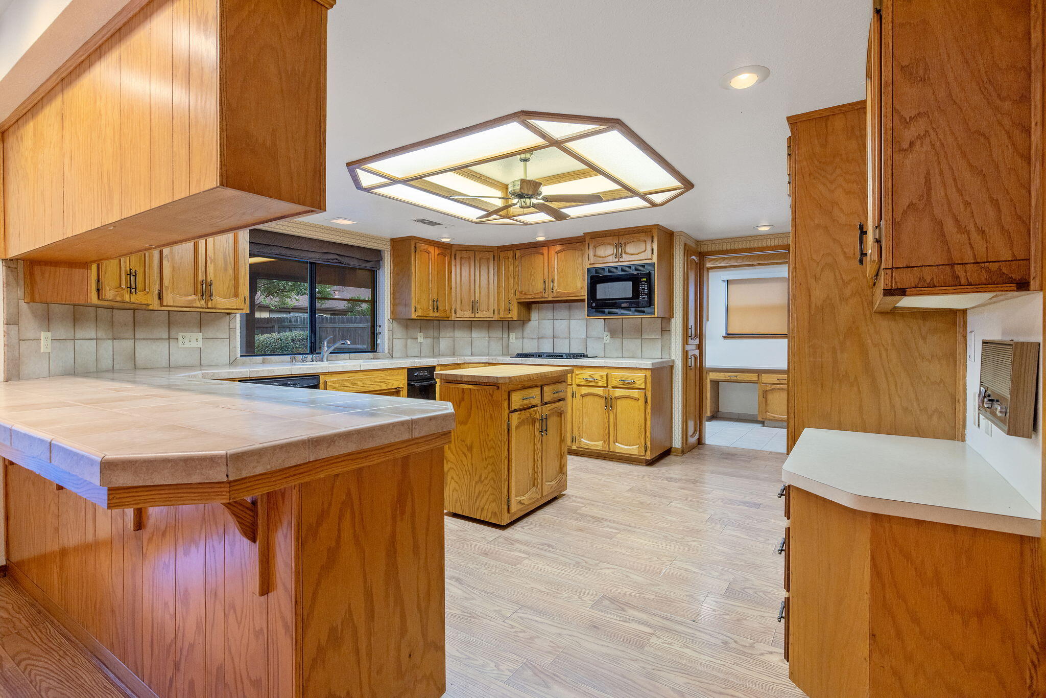 475 E Mercedes Ave, Tulare, CA 93274