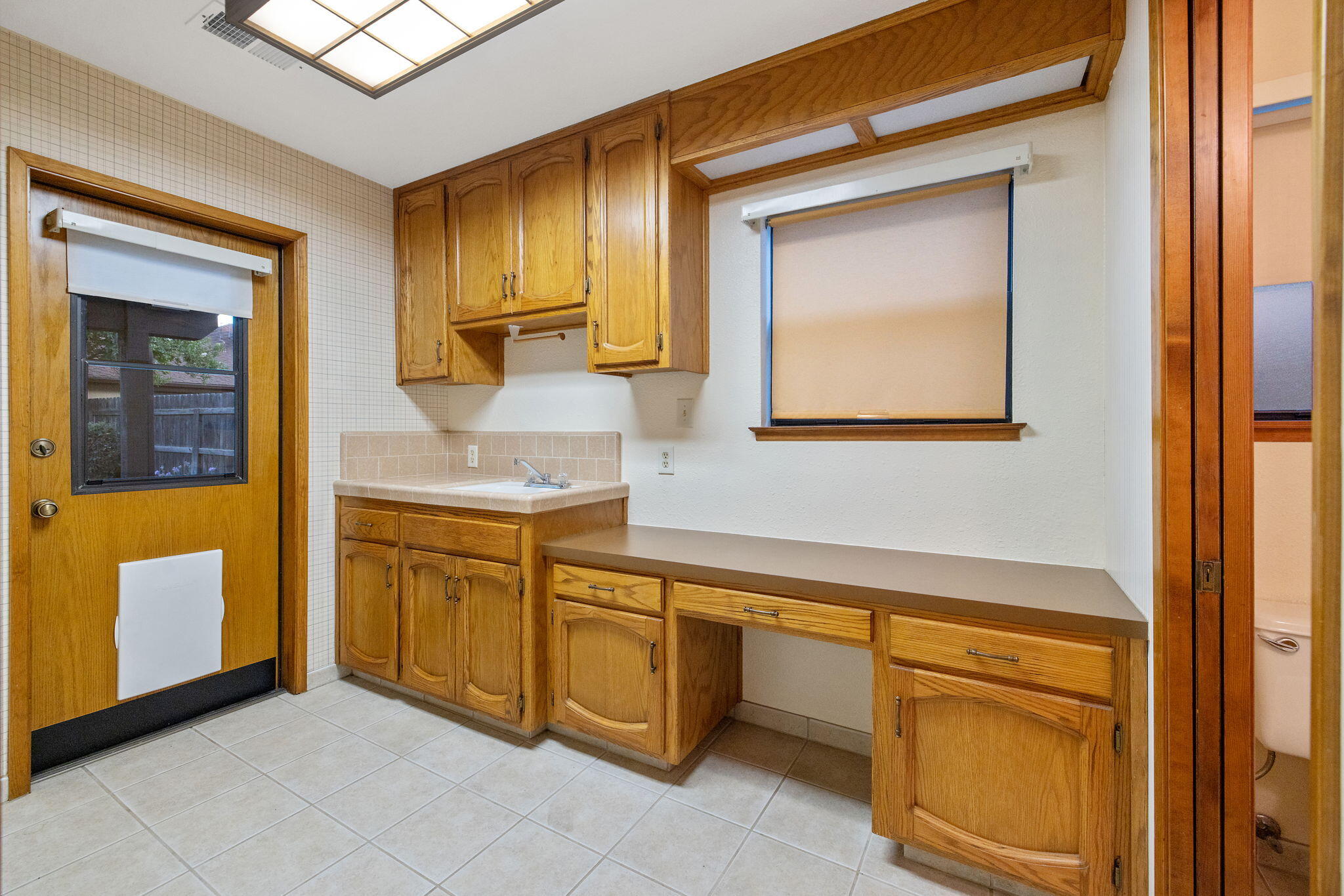 475 E Mercedes Ave, Tulare, CA 93274