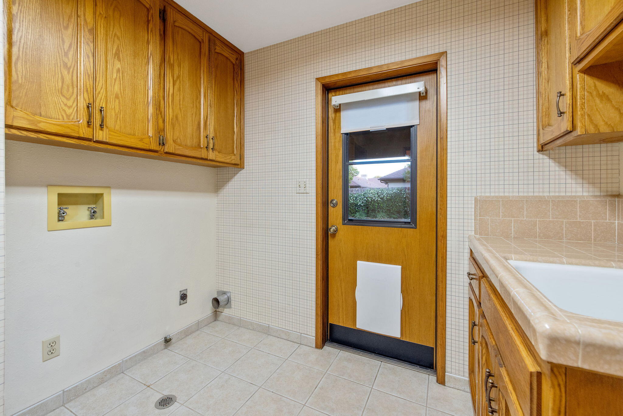 475 E Mercedes Ave, Tulare, CA 93274
