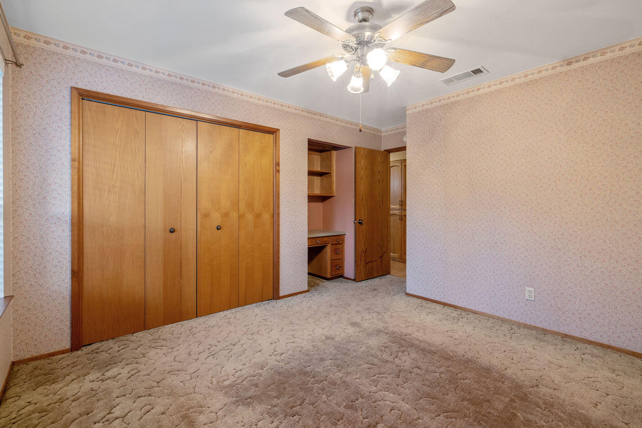 475 E Mercedes Ave, Tulare, CA 93274