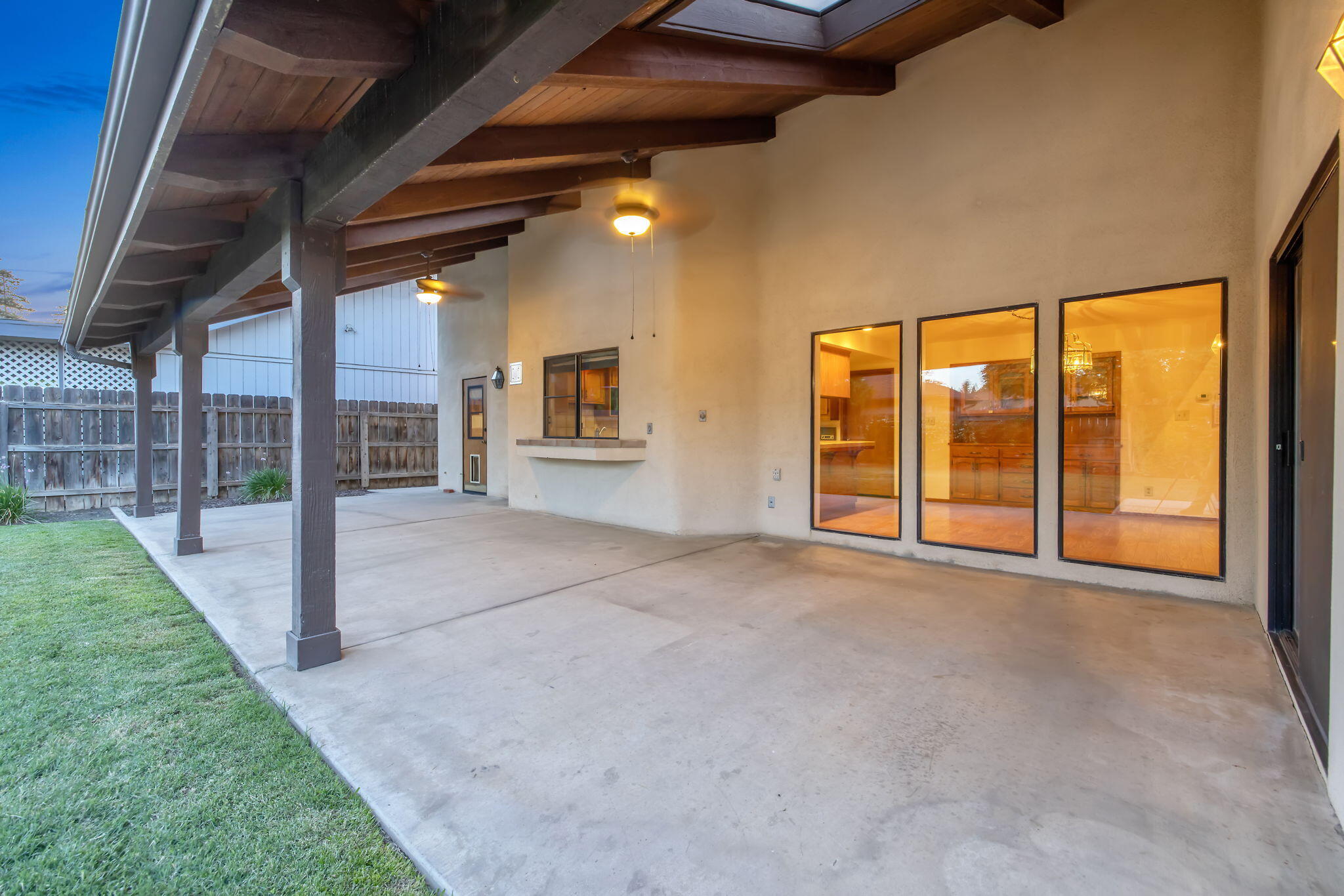 475 E Mercedes Ave, Tulare, CA 93274