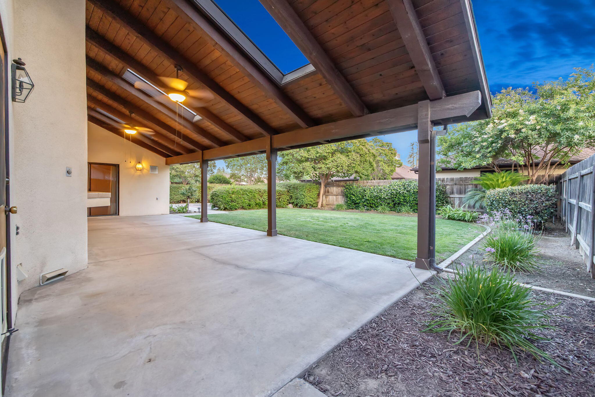 475 E Mercedes Ave, Tulare, CA 93274