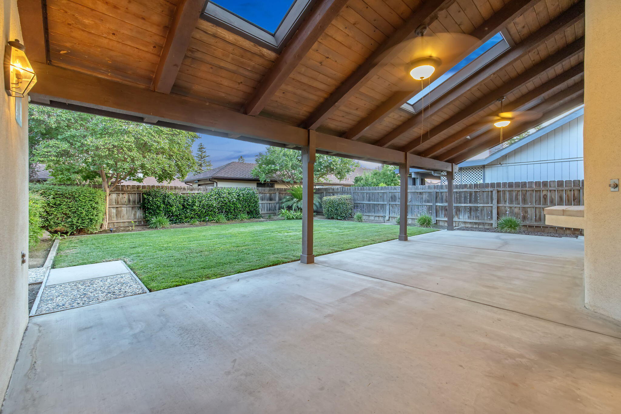 475 E Mercedes Ave, Tulare, CA 93274