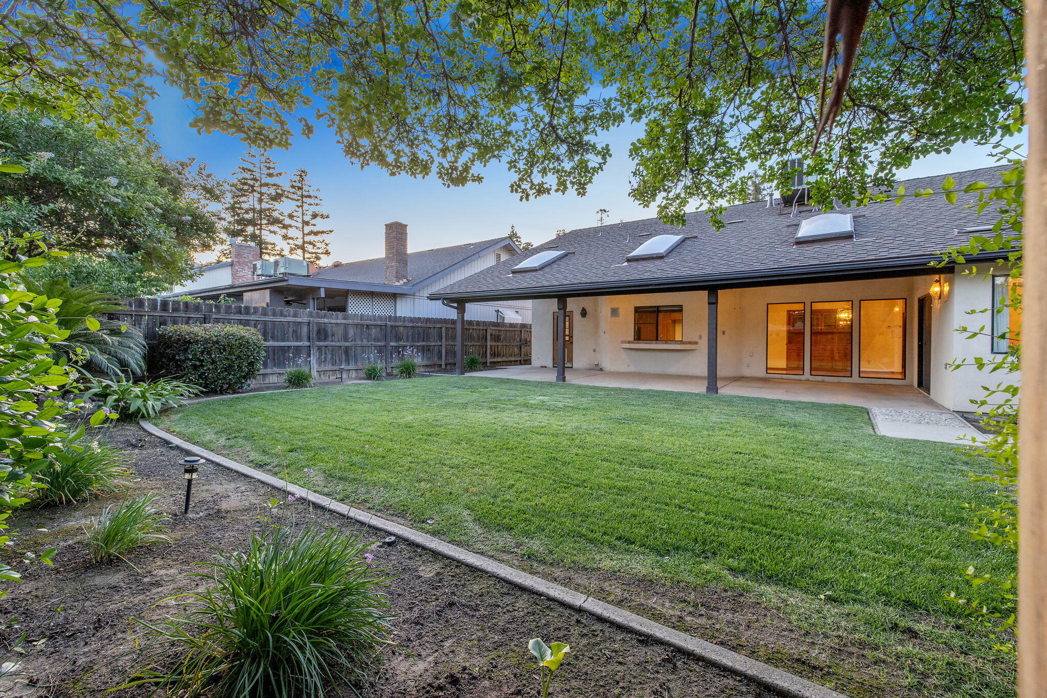 475 E Mercedes Ave, Tulare, CA 93274