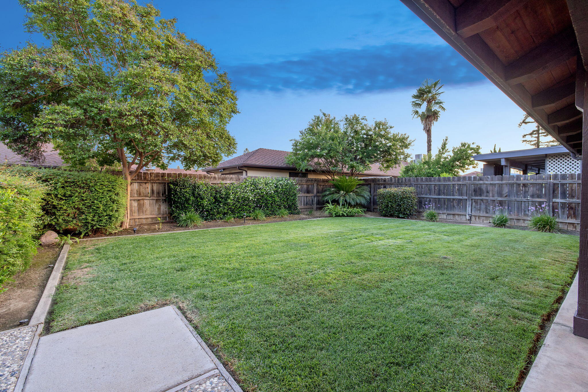 475 E Mercedes Ave, Tulare, CA 93274