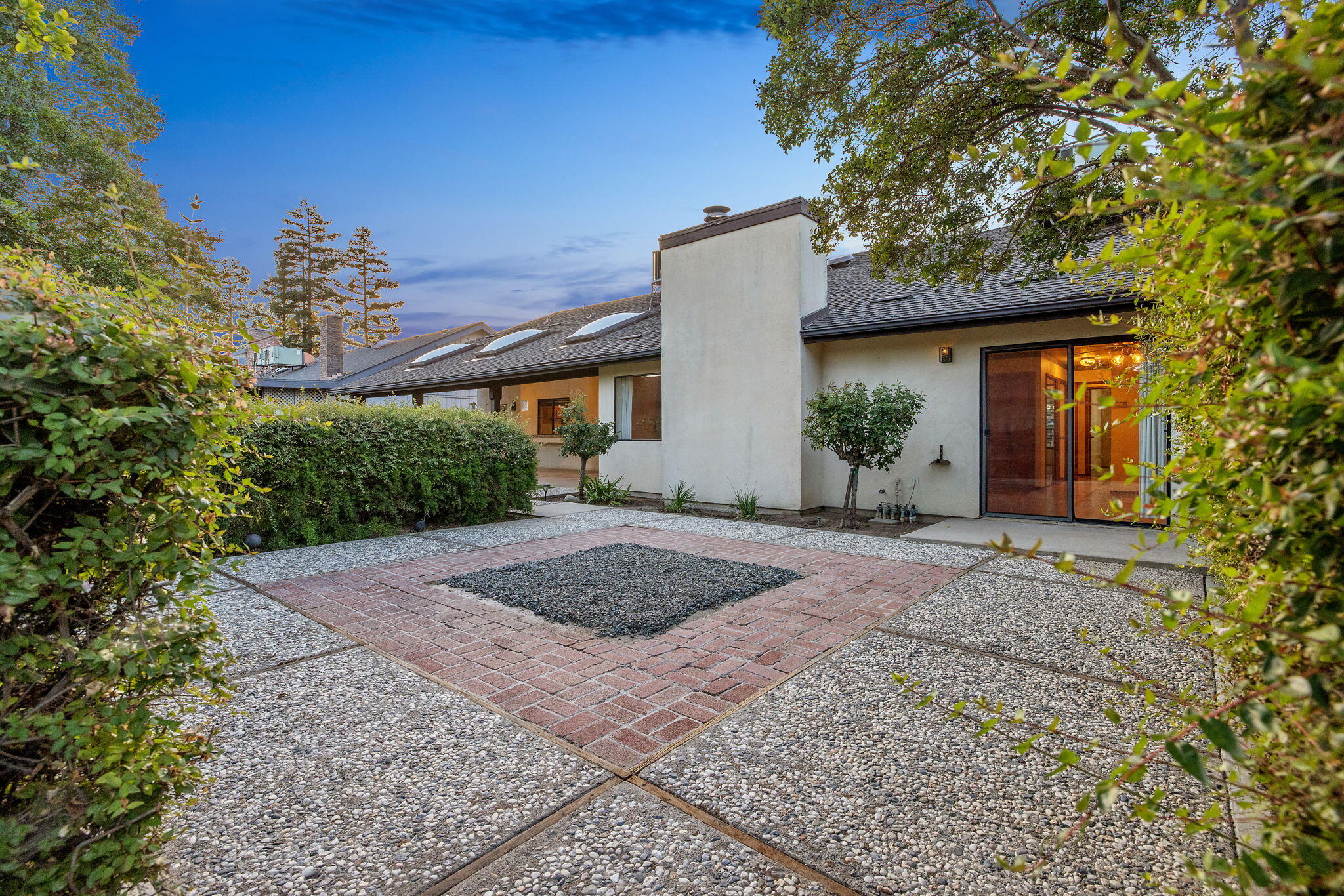 475 E Mercedes Ave, Tulare, CA 93274