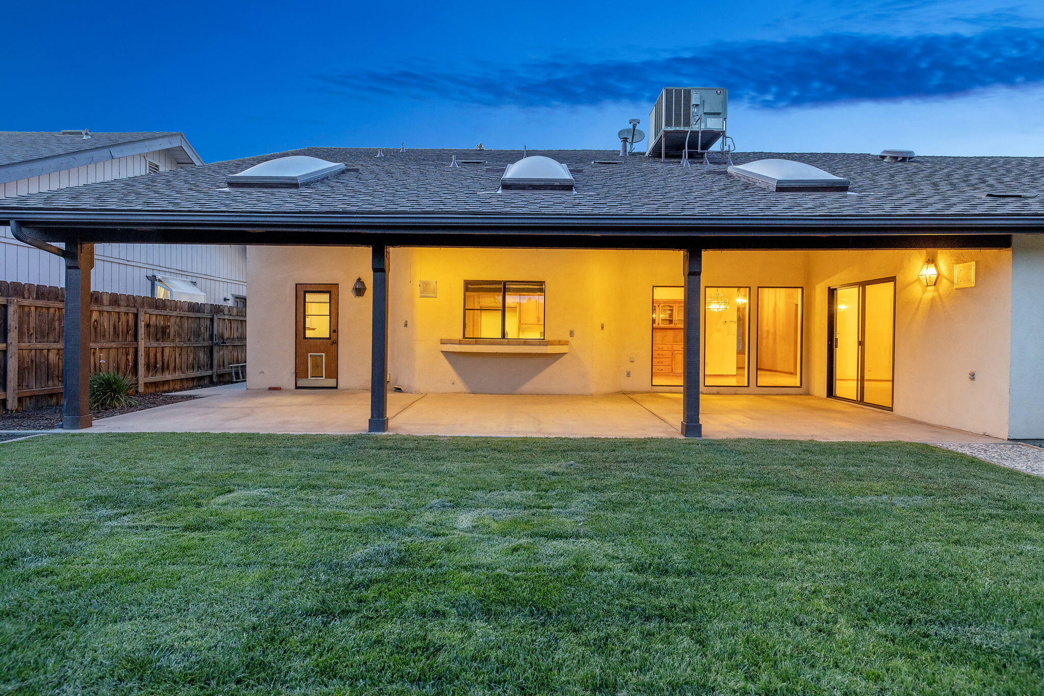 475 E Mercedes Ave, Tulare, CA 93274