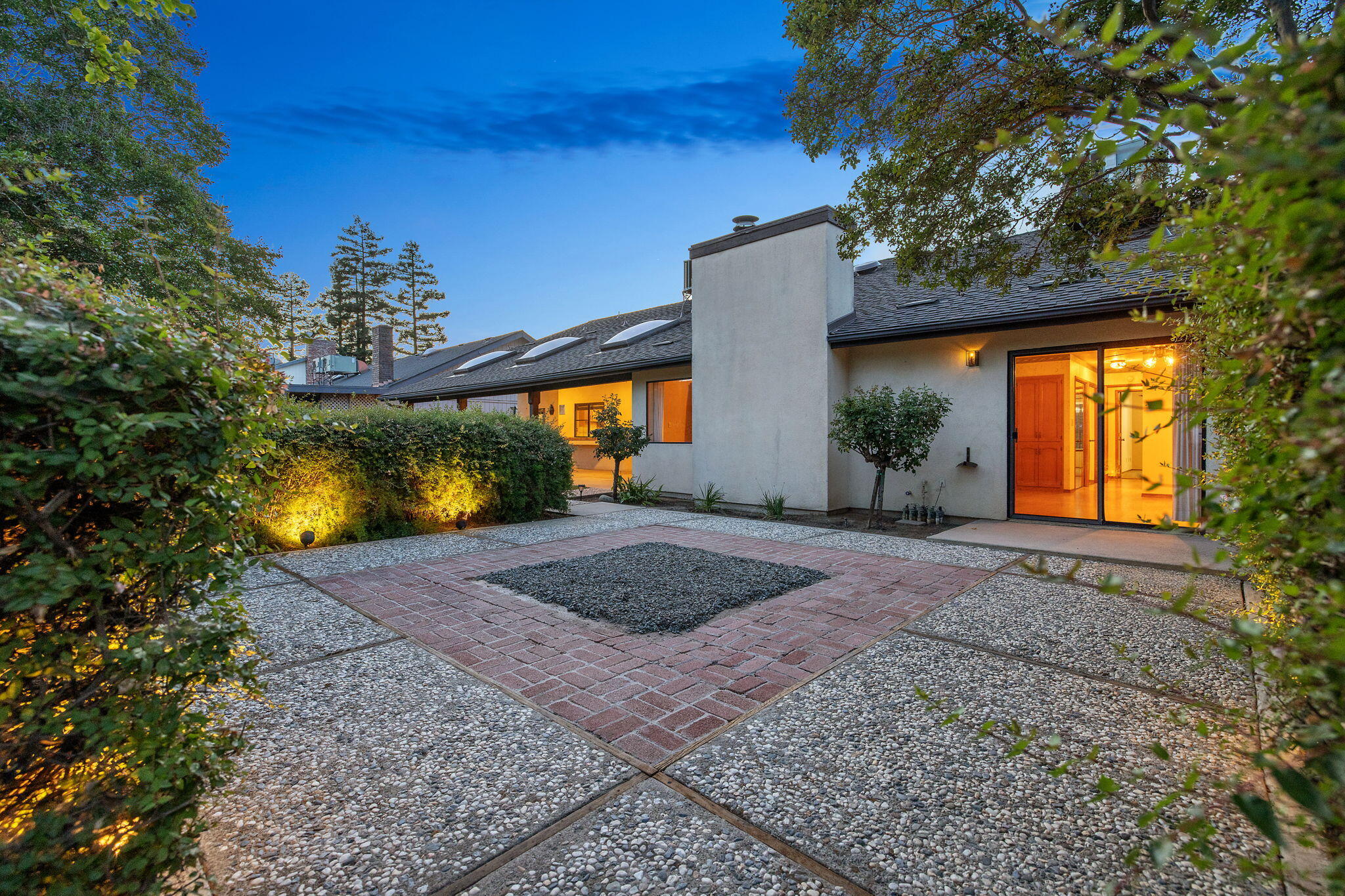 475 E Mercedes Ave, Tulare, CA 93274
