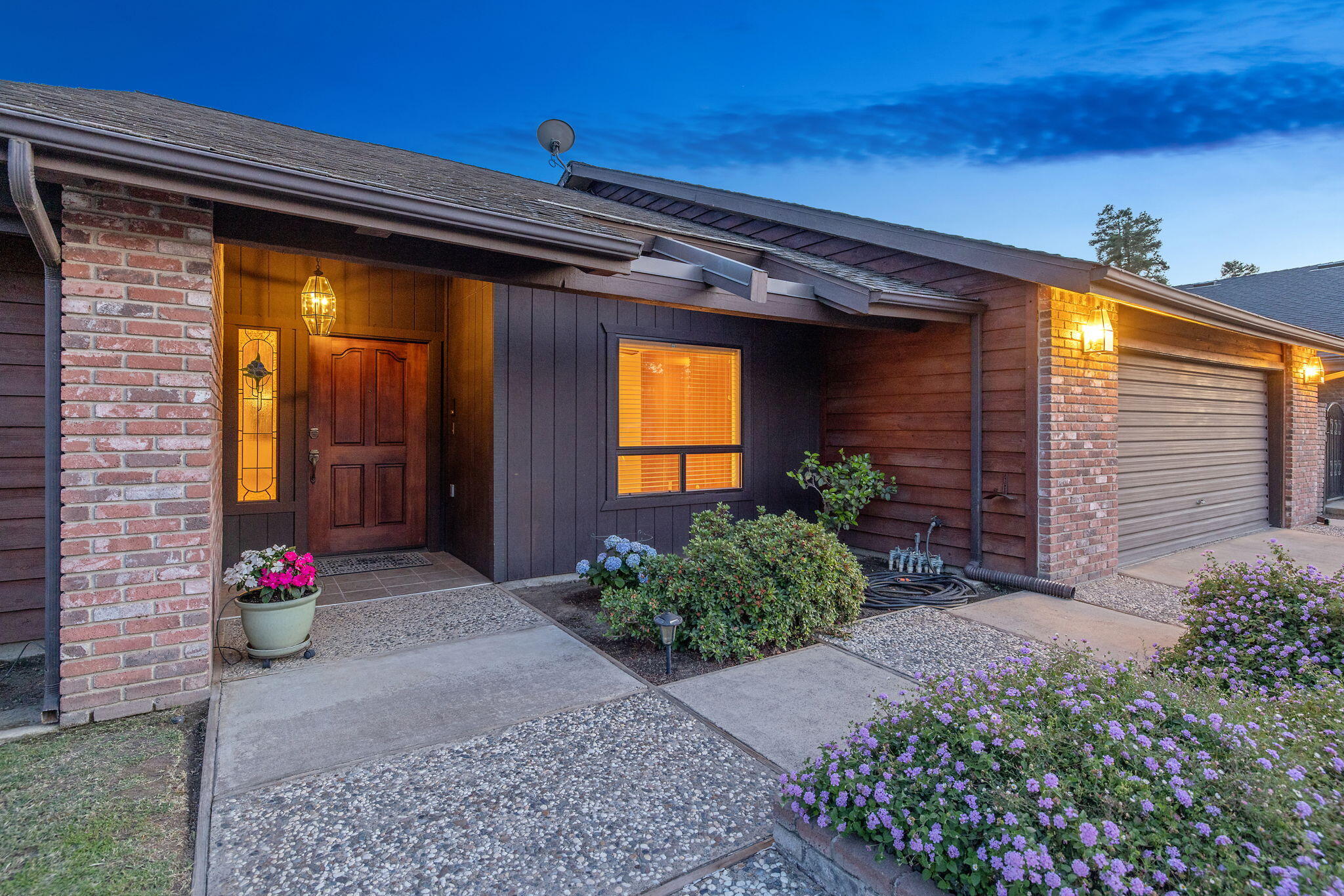 475 E Mercedes Ave, Tulare, CA 93274