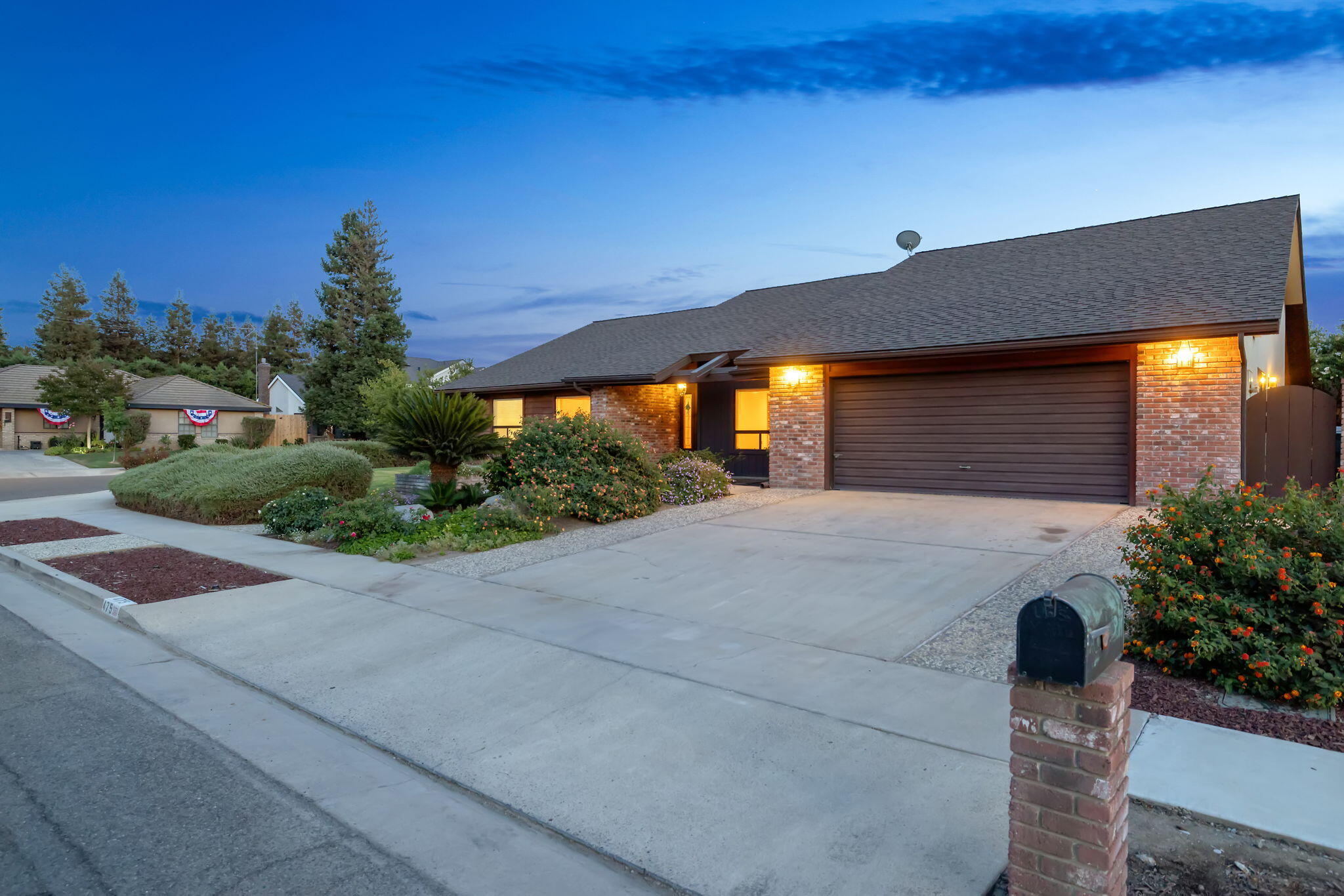 475 E Mercedes Ave, Tulare, CA 93274