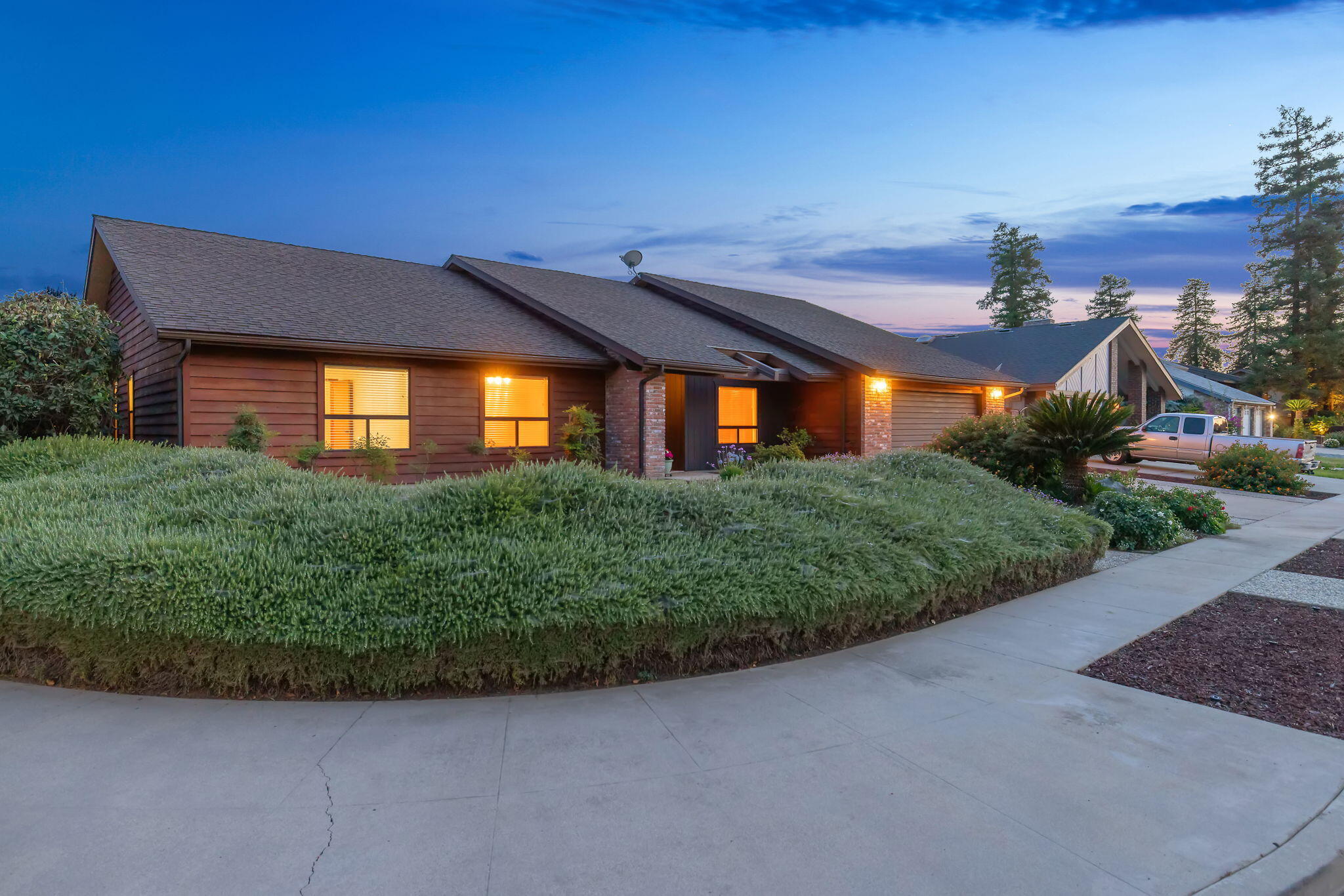 475 E Mercedes Ave, Tulare, CA 93274
