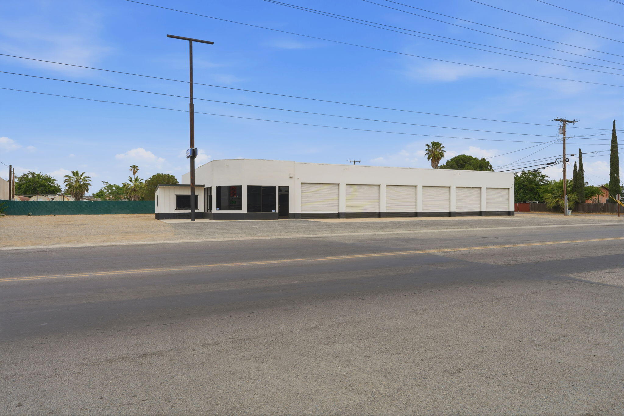 654 E Terra Bella Ave, Pixley, CA 93256