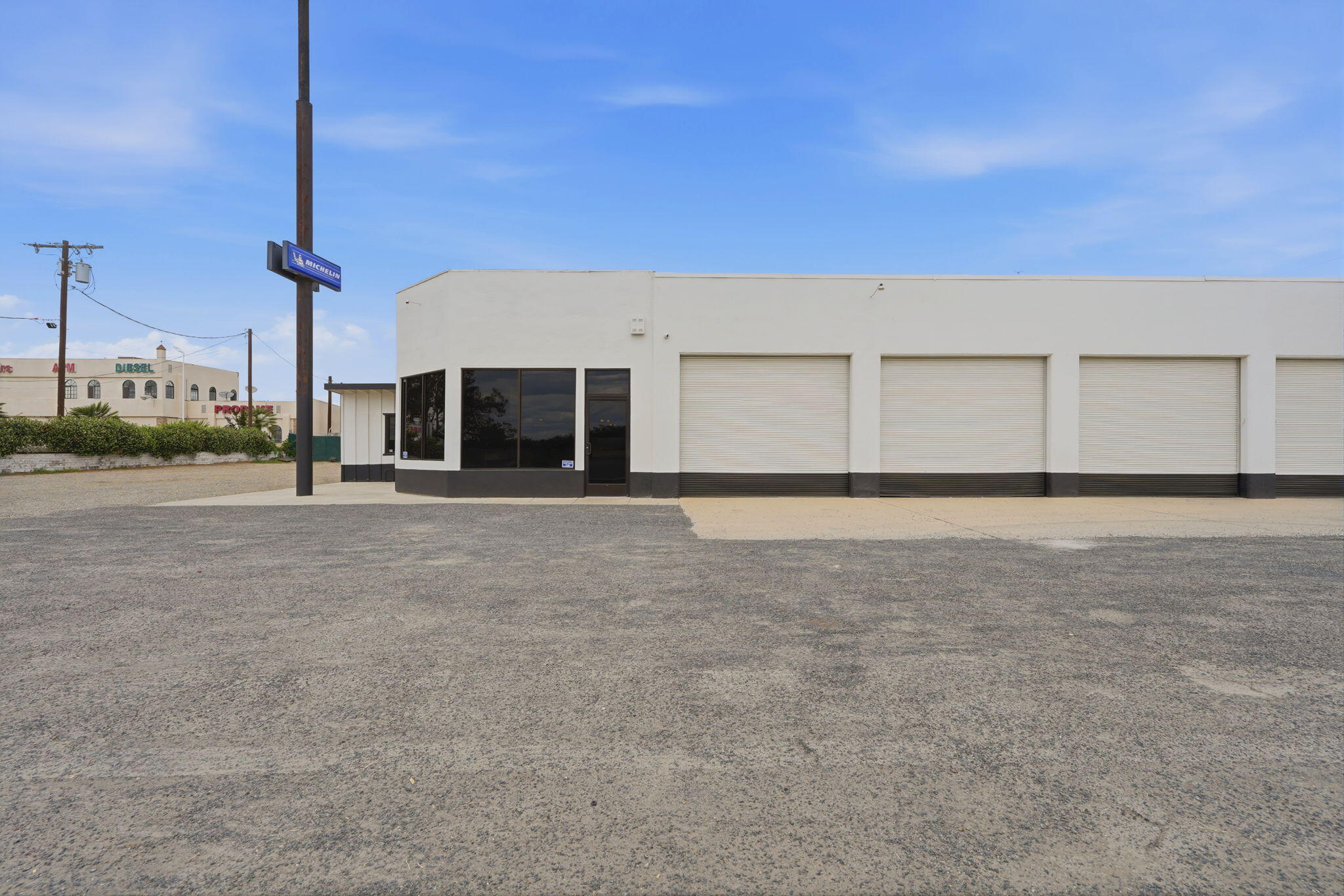 654 E Terra Bella Ave, Pixley, CA 93256